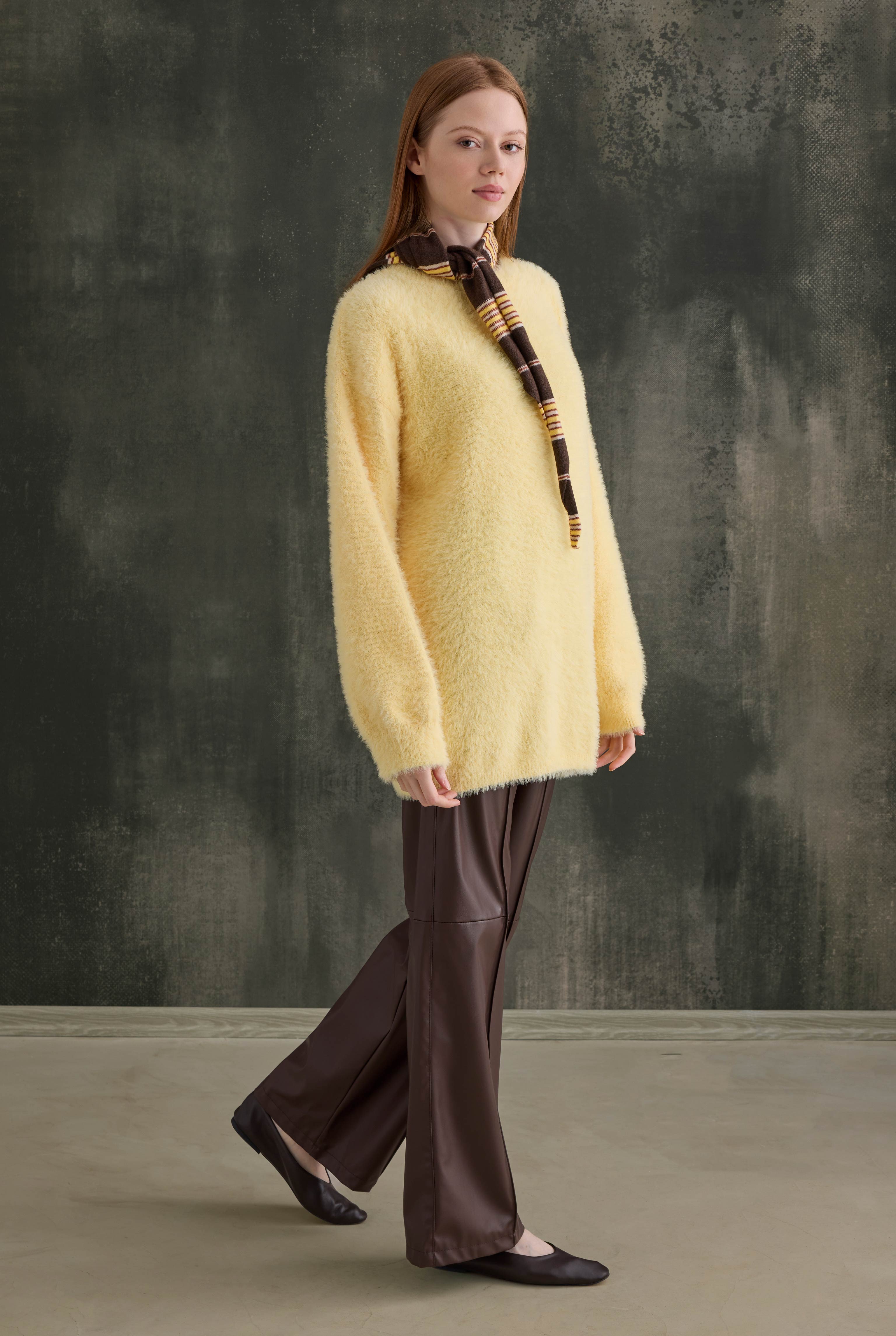 Soft Fuzzy Sweater Soft Yellow - 3