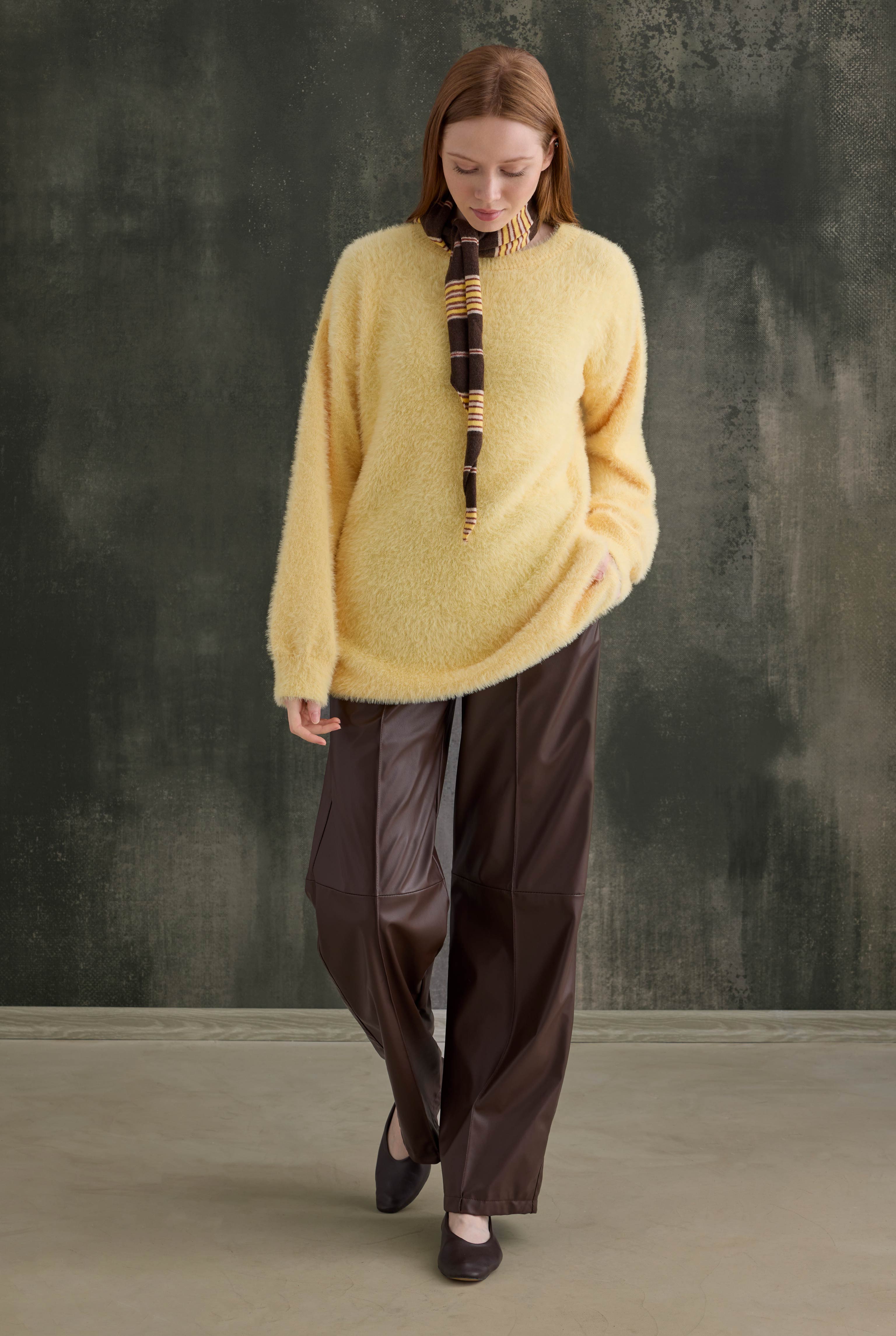 Soft Fuzzy Sweater Soft Yellow - 4