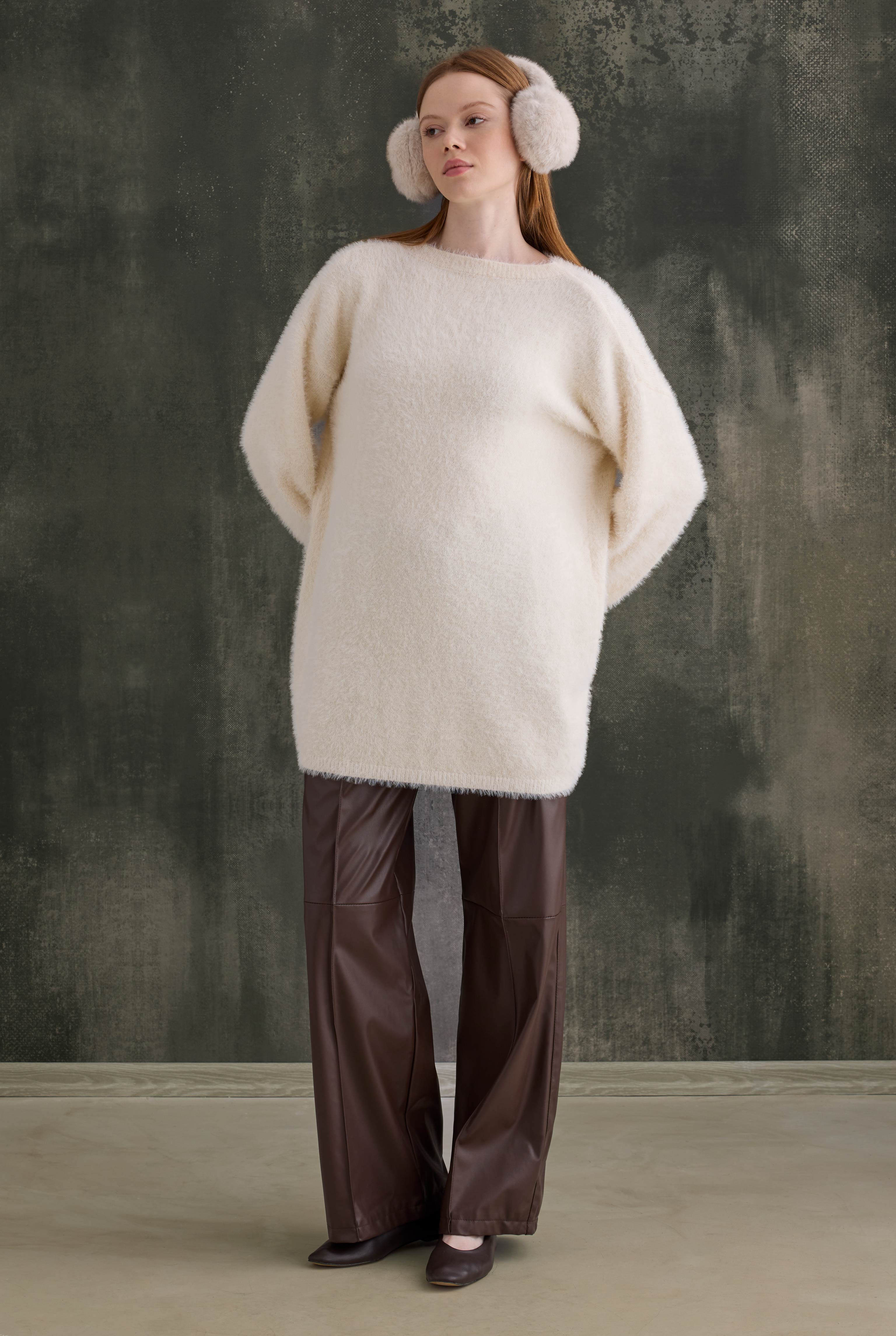 Soft Fuzzy Sweater Light Vanilla - 2