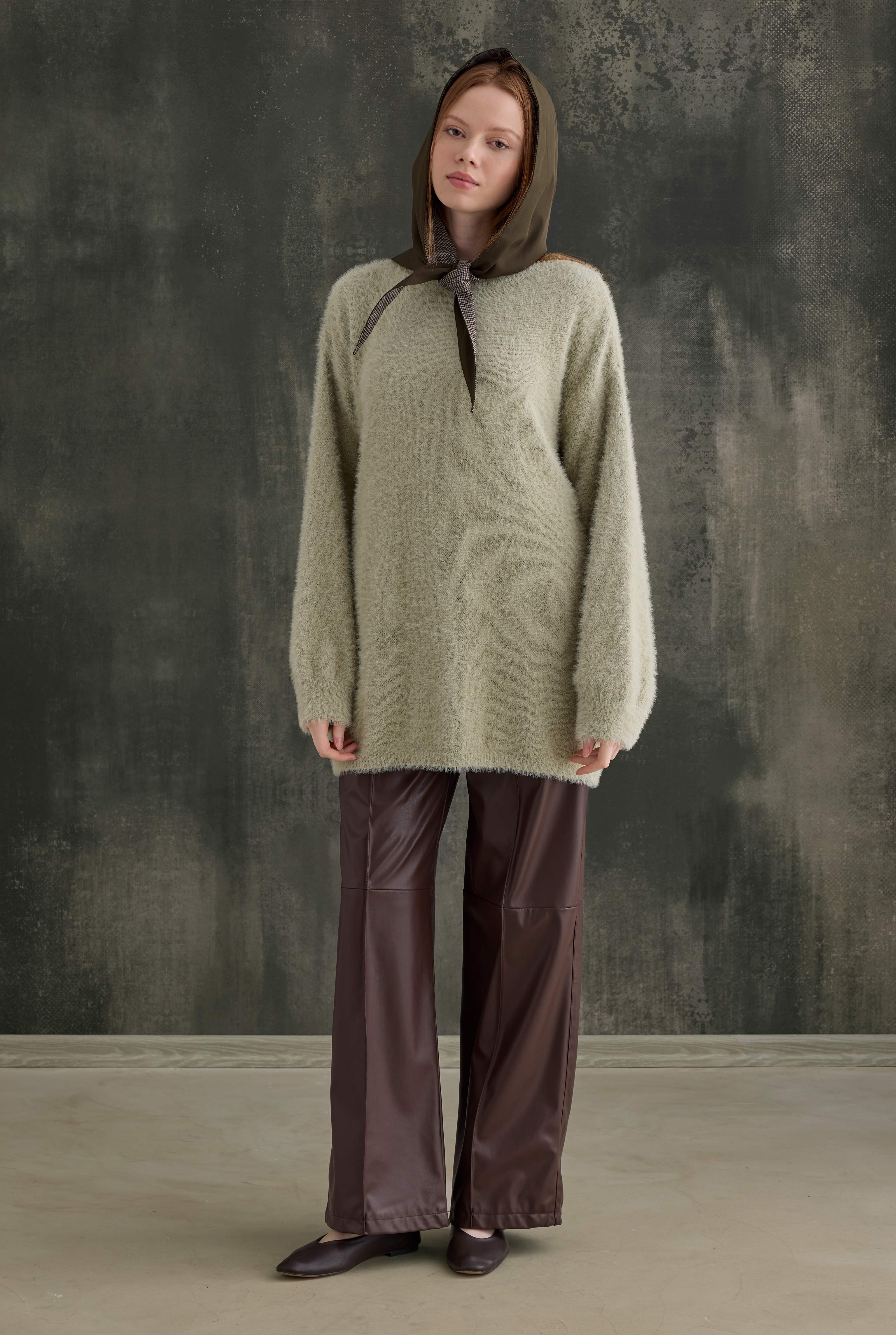 Soft Fuzzy Sweater Almond Green - 1