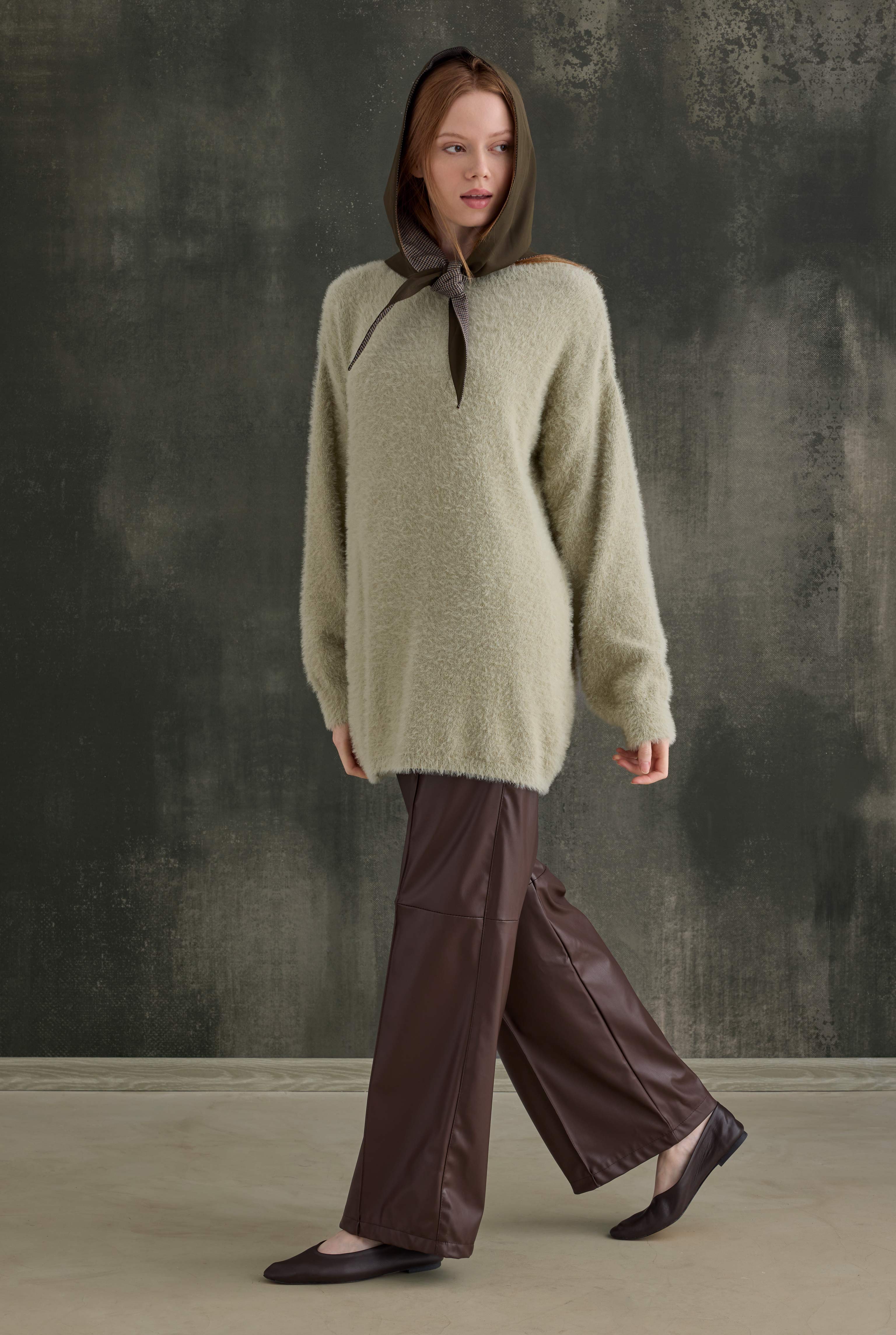Soft Fuzzy Sweater Almond Green - 2