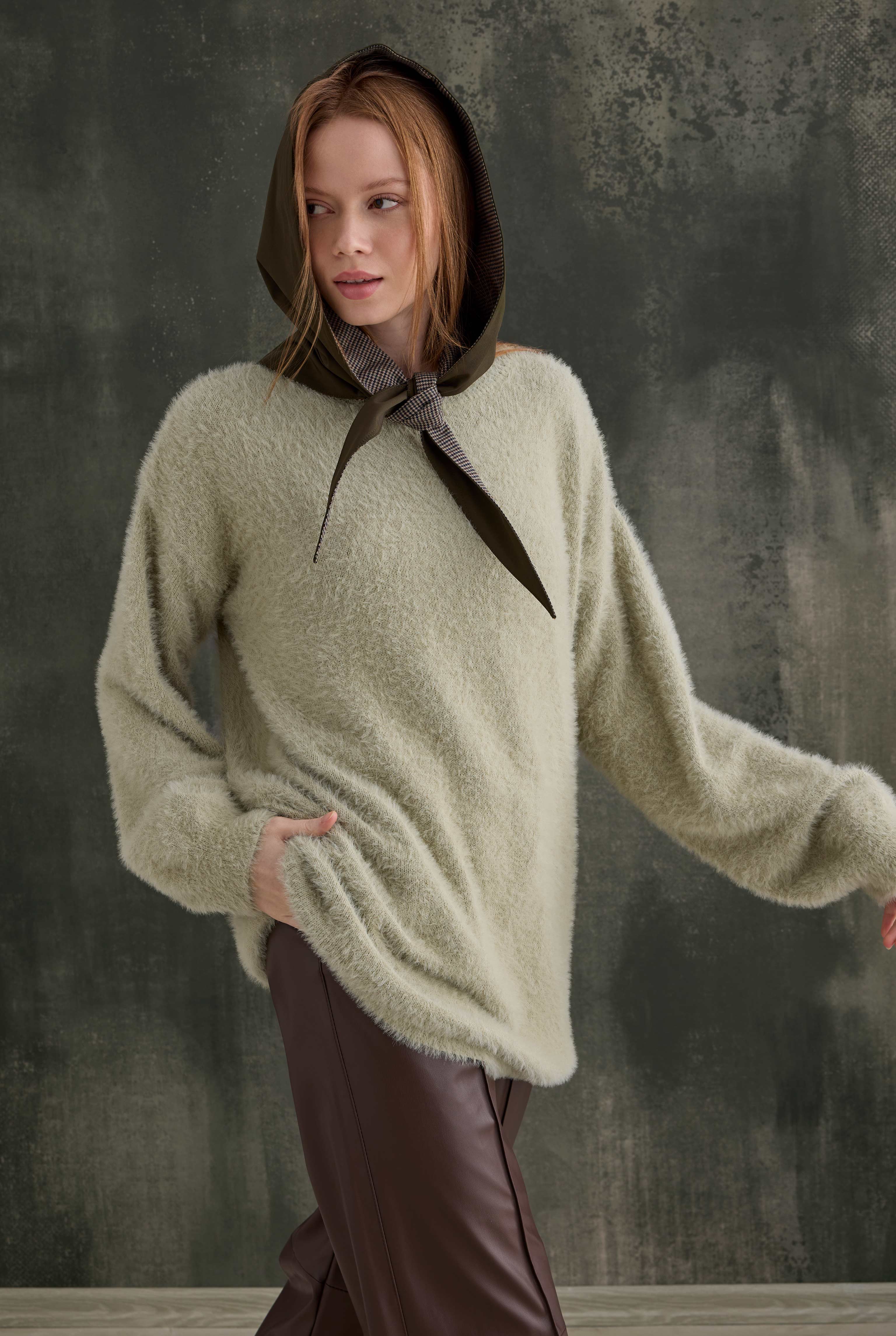 Soft Fuzzy Sweater Almond Green - 3