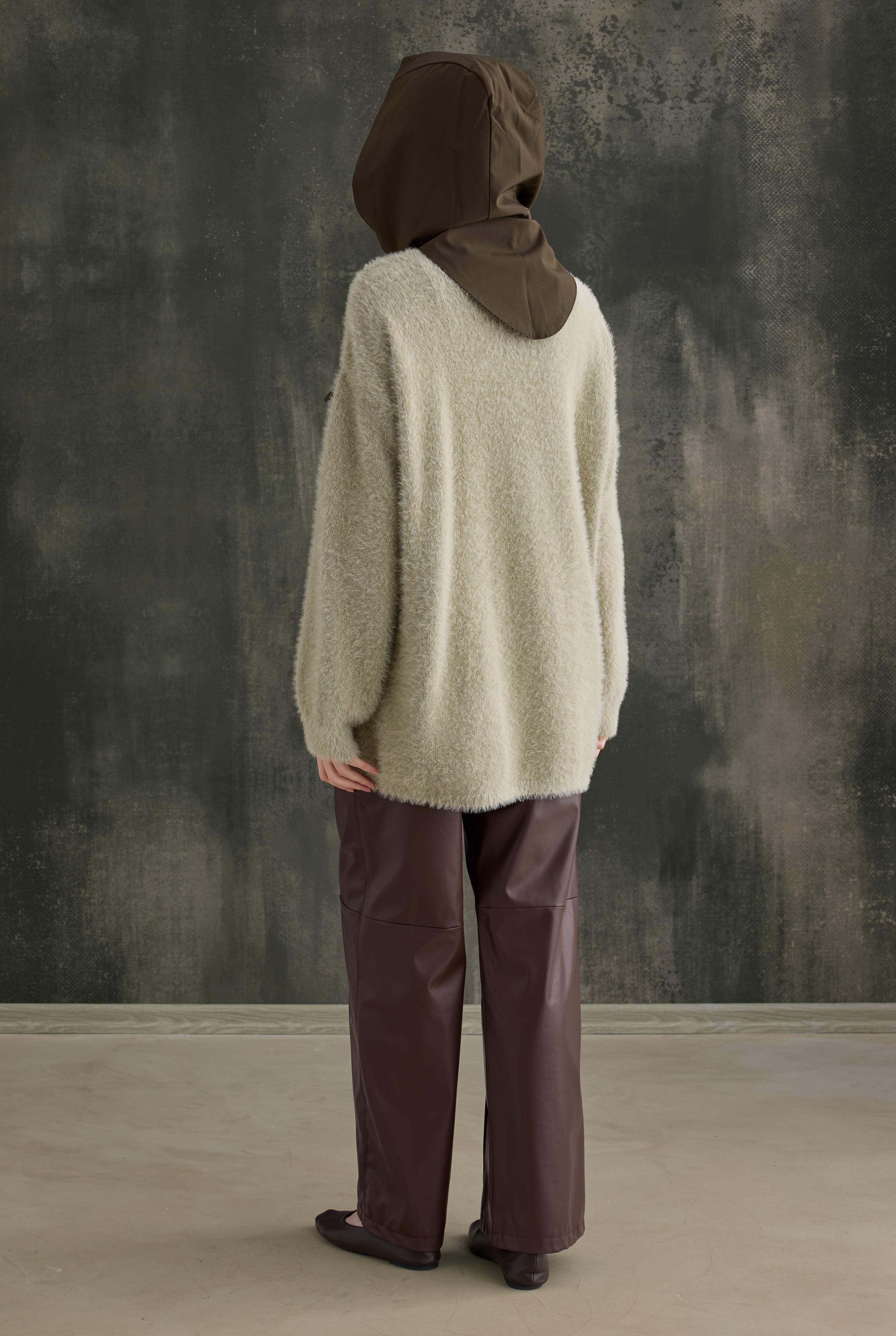 Soft Fuzzy Sweater Almond Green - 4