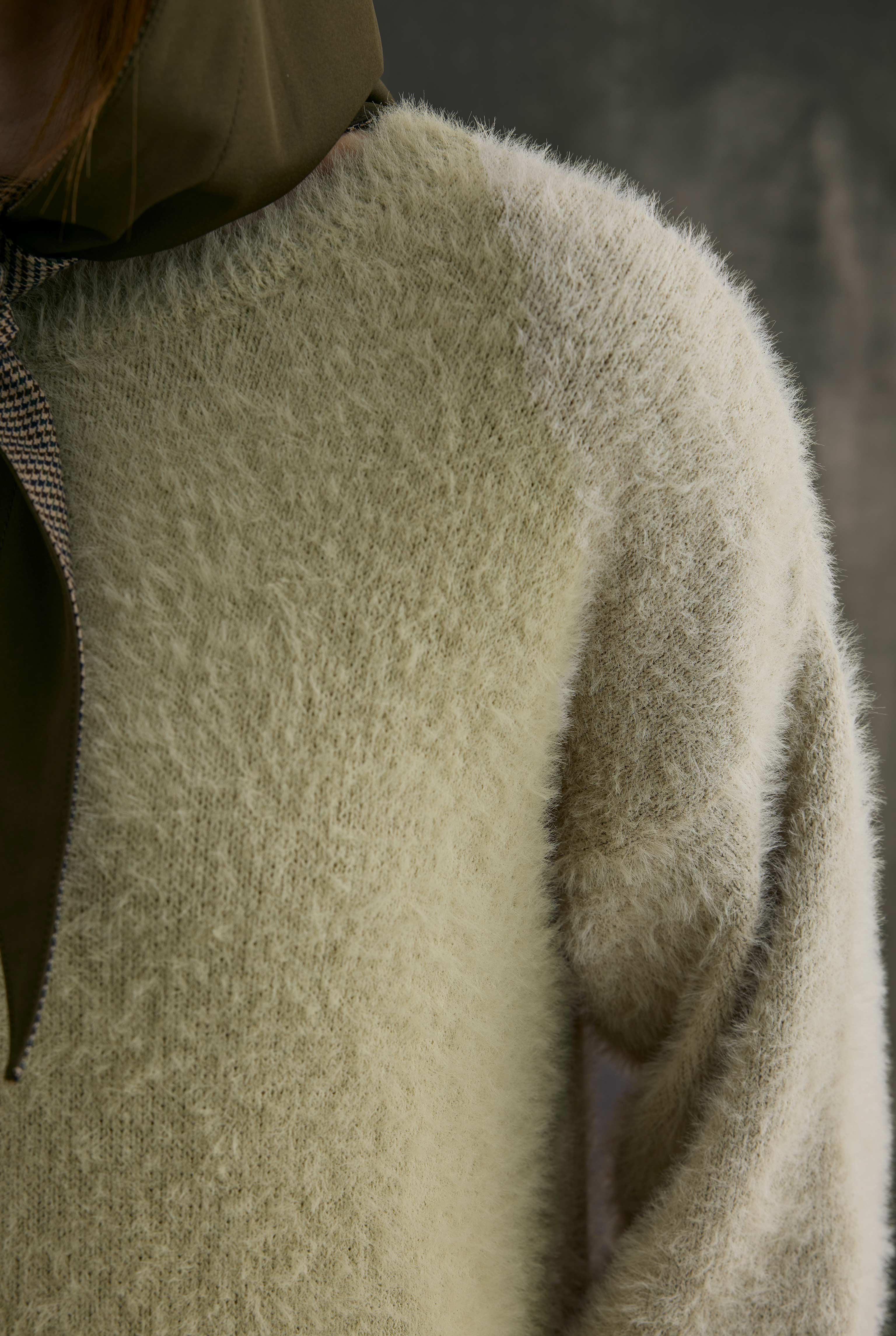 Soft Fuzzy Sweater Almond Green - 5