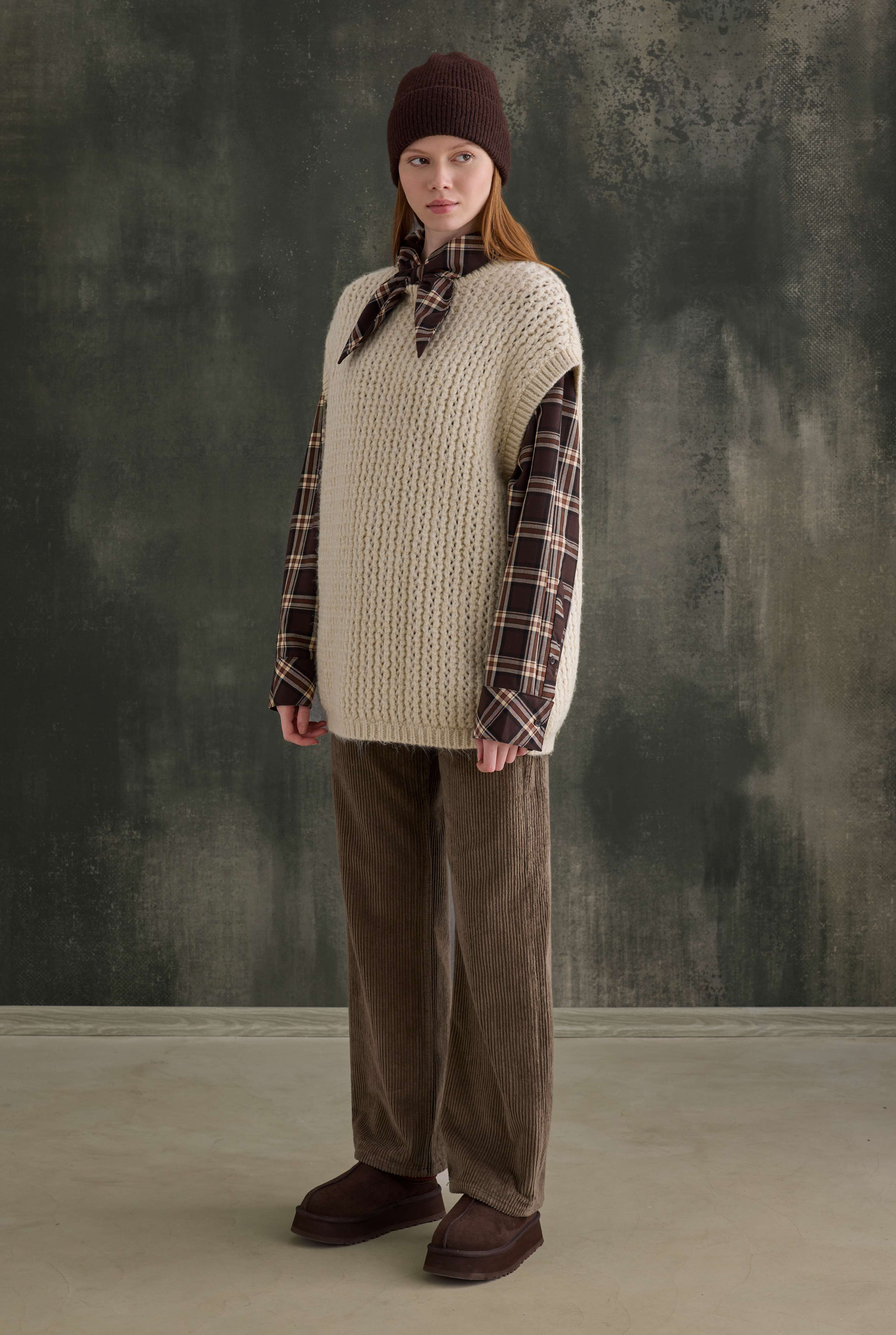 Crewneck Sweater Vest Bone - 6