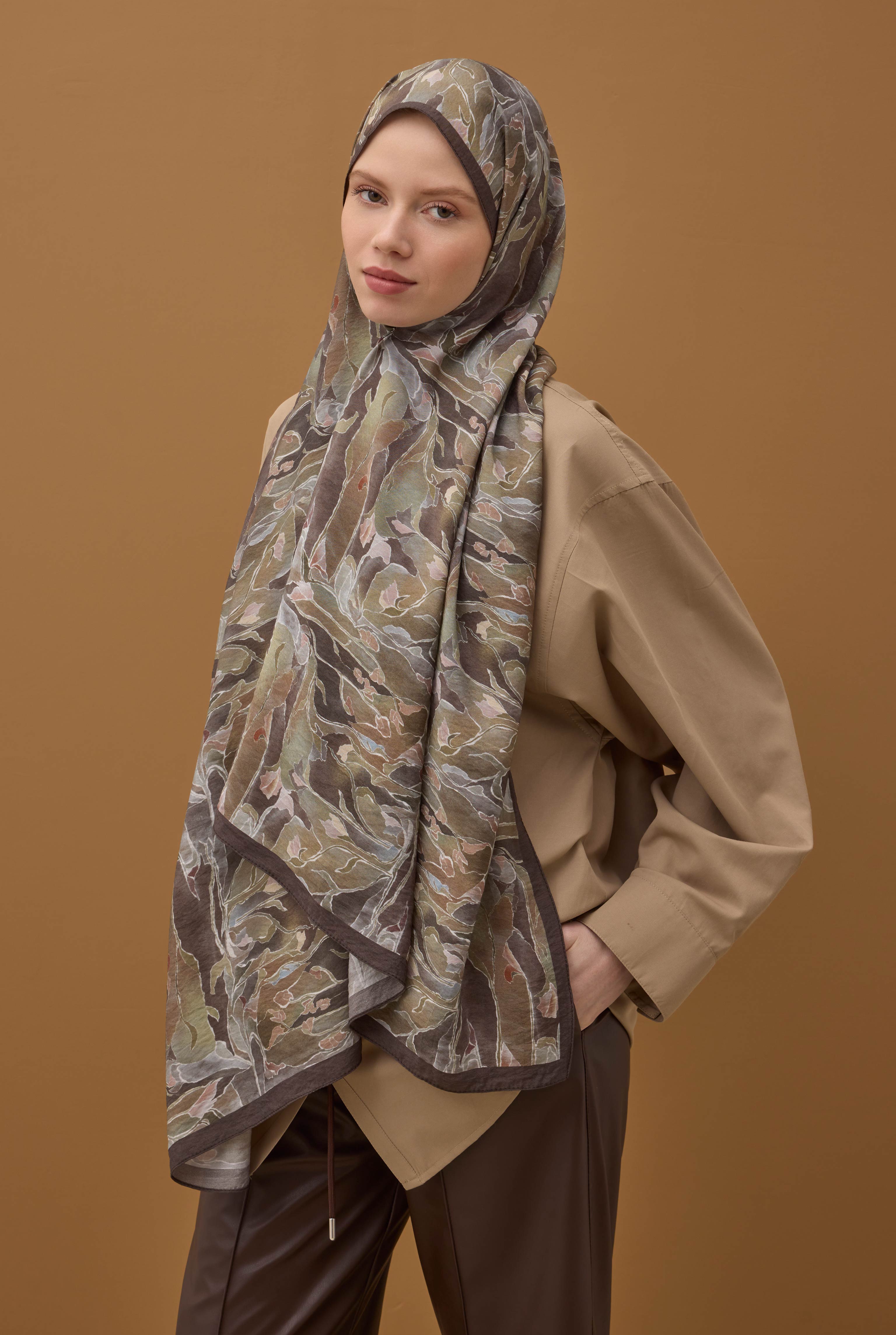 Frame Bloom Shawl Brown - 5