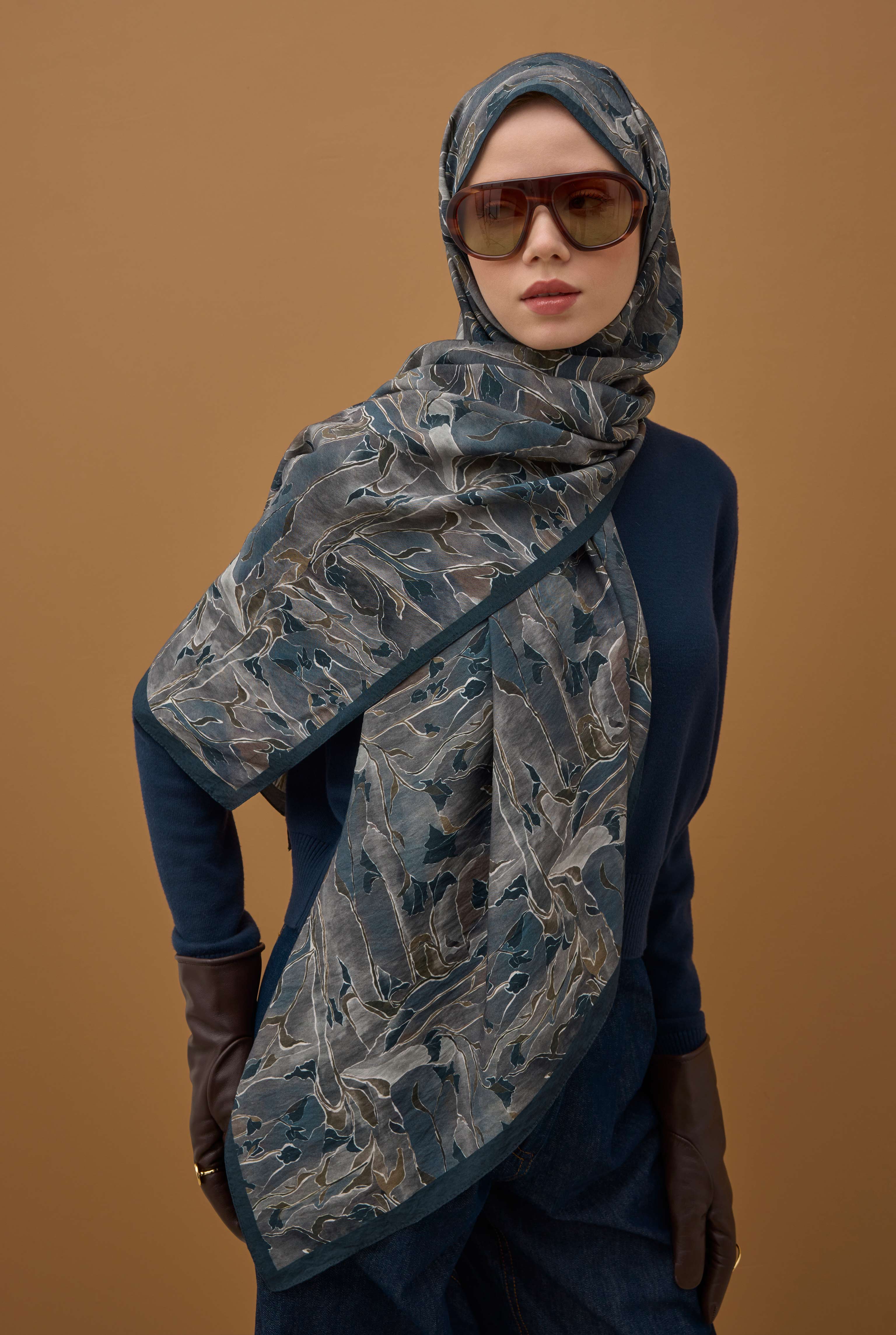 Frame Bloom Shawl Navy Blue - 8