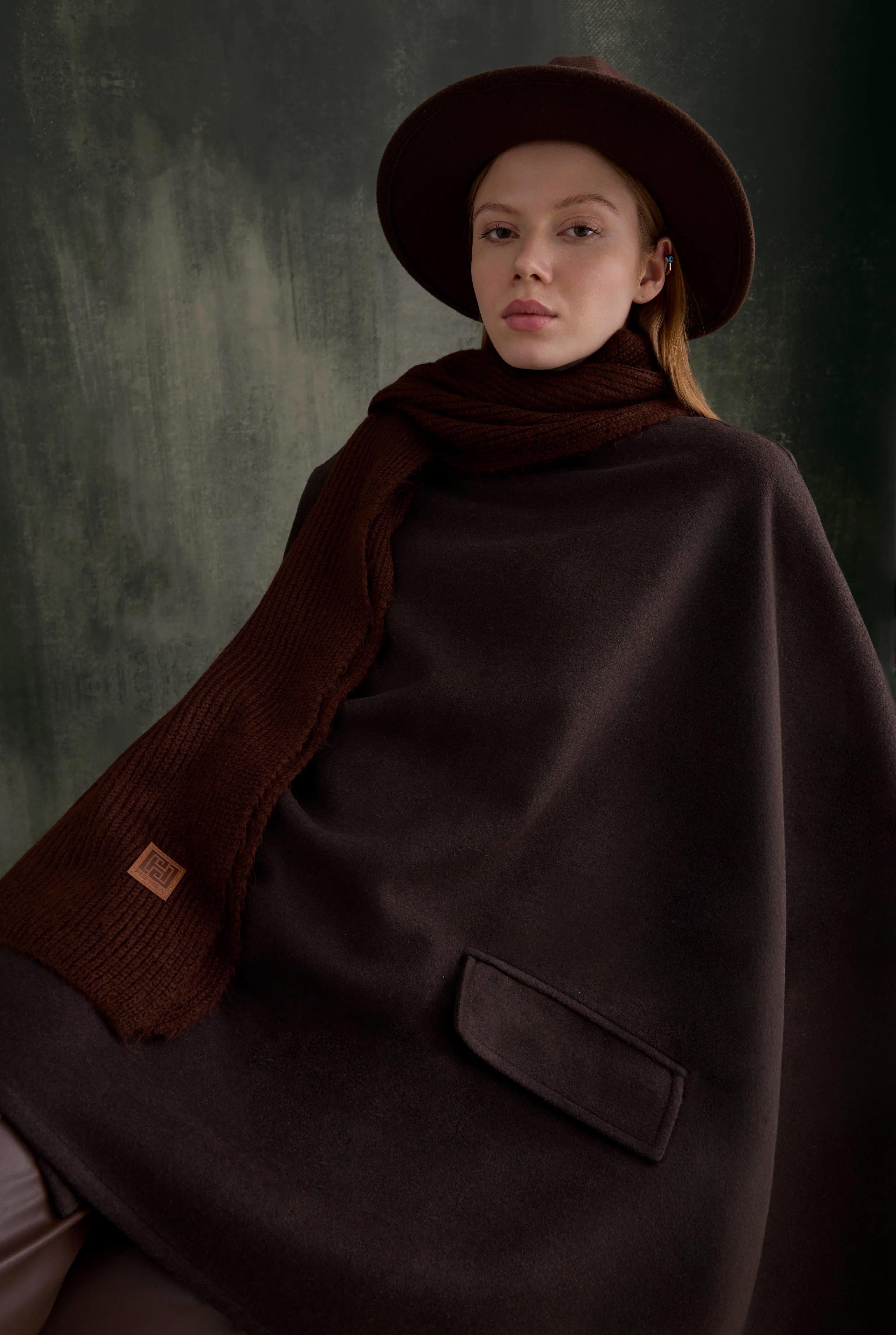 Knitted Kerchief Brown - 2