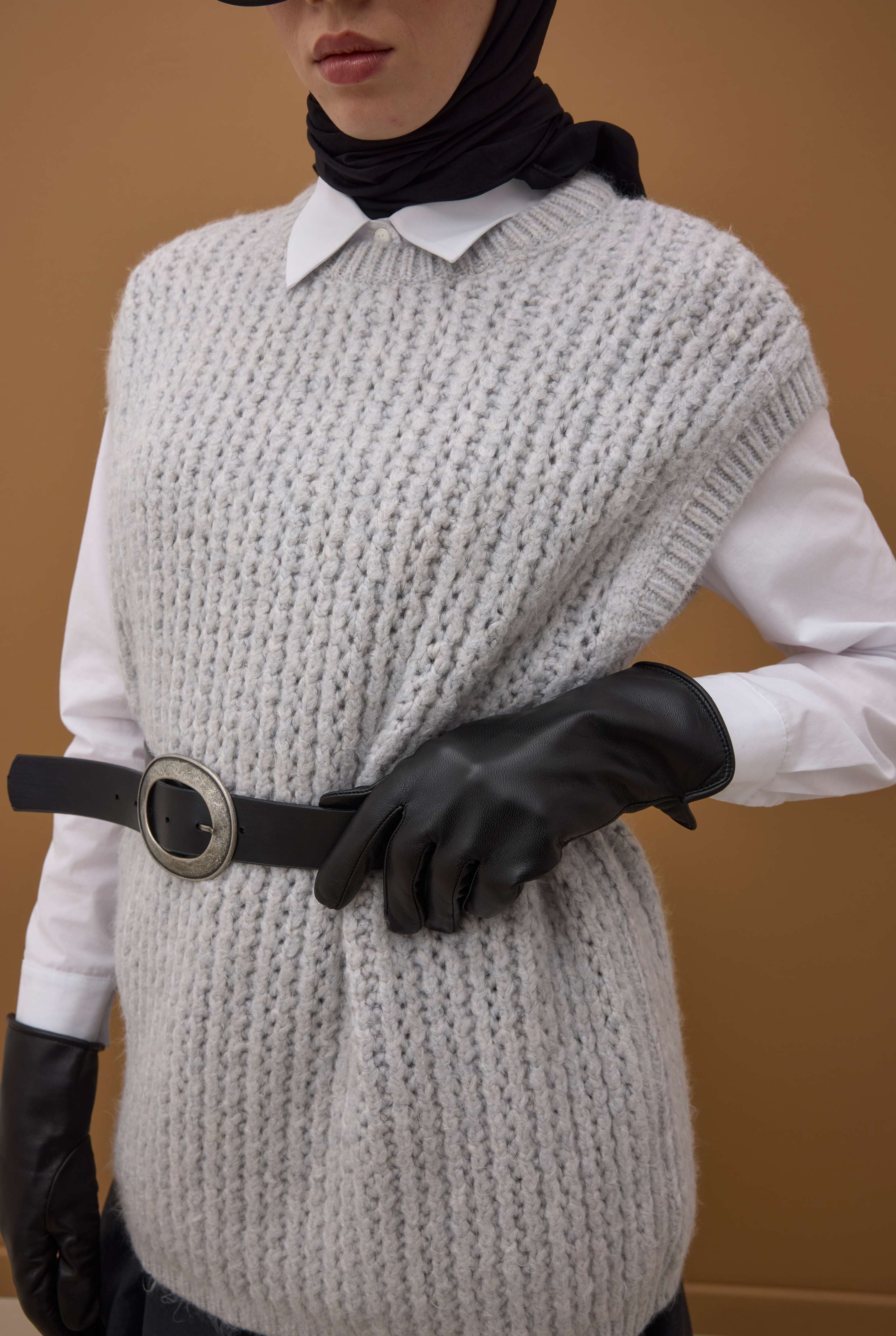 100% Leather Short Gloves Black - 2