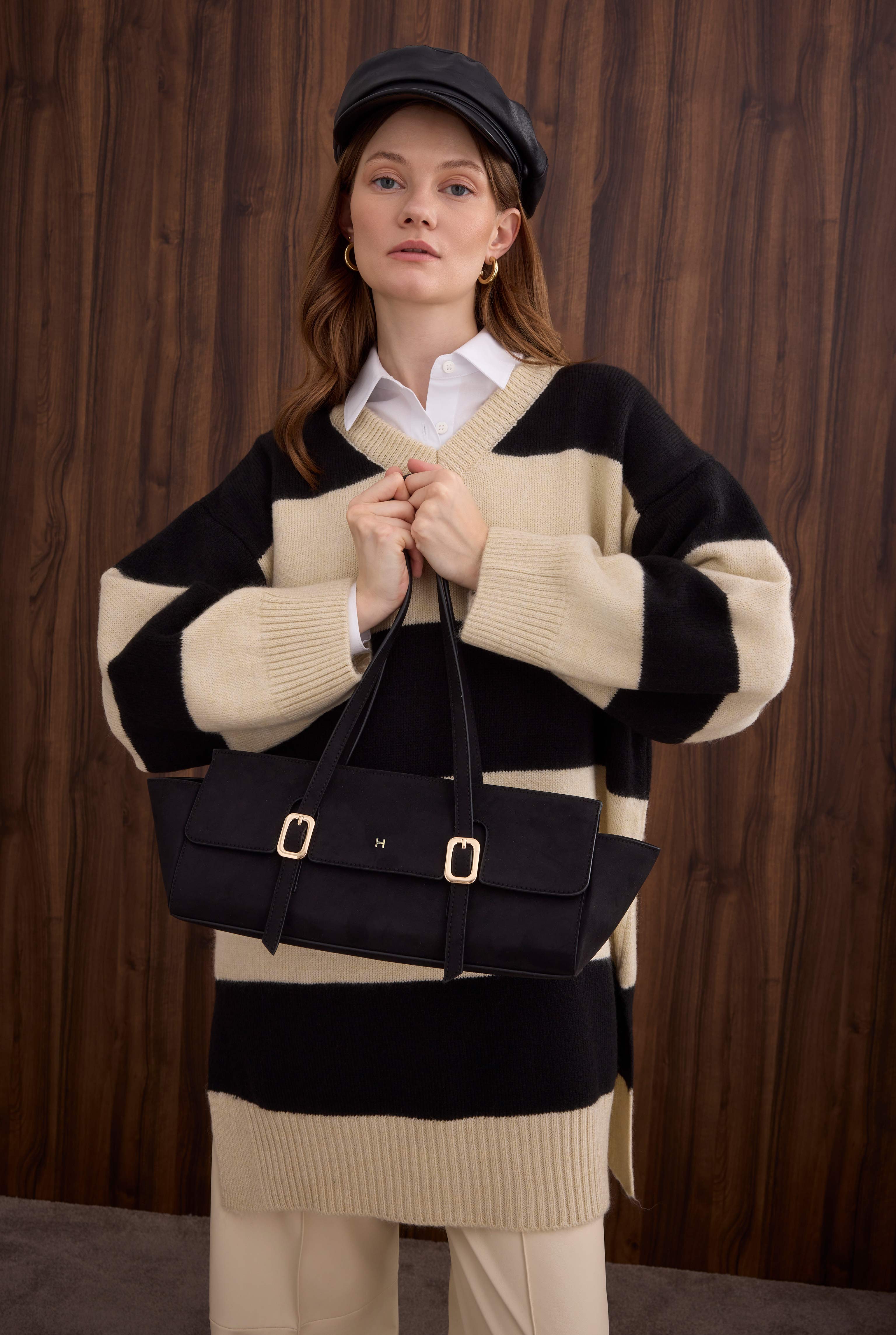 Suede Baguette Bag Black - 4