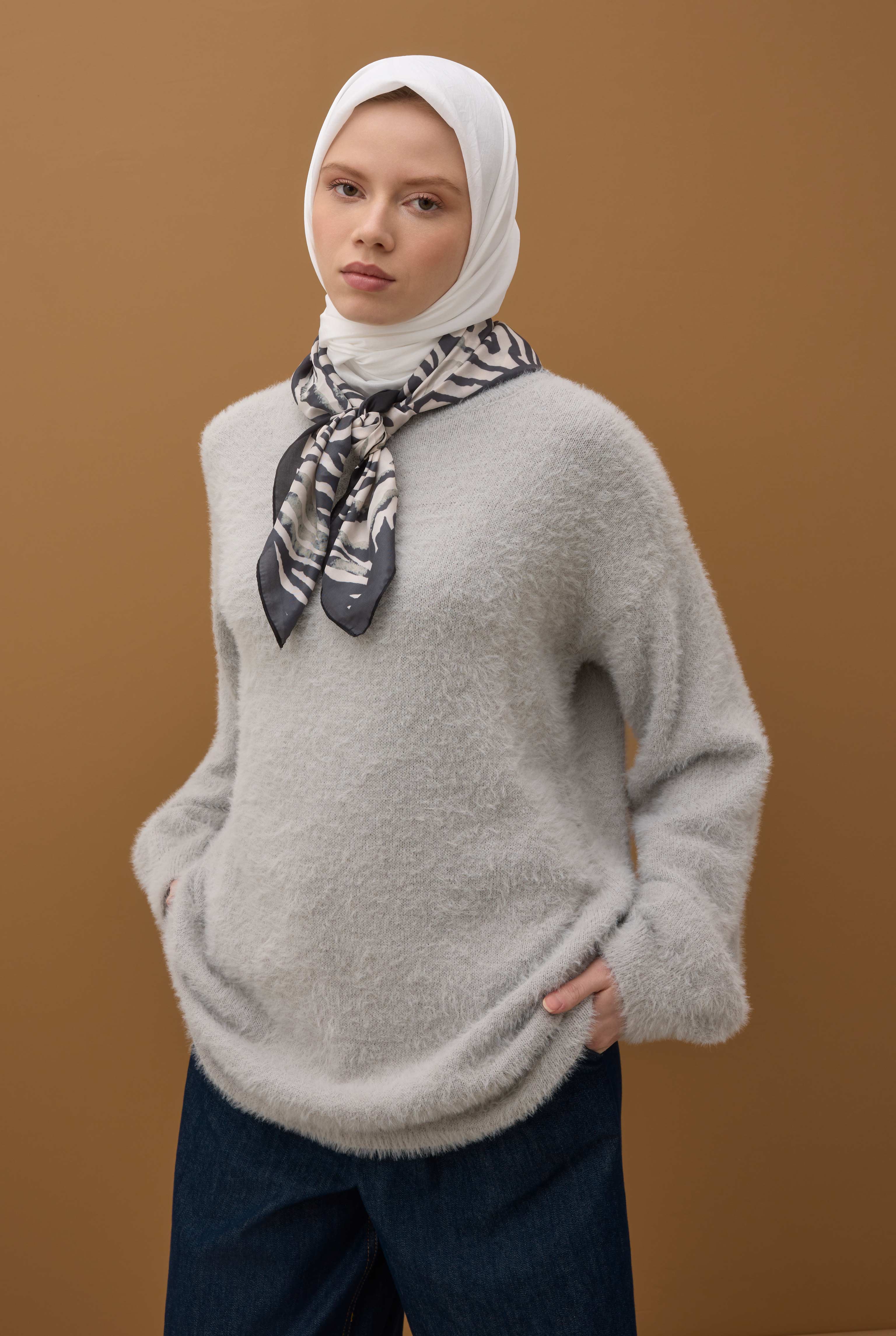 Soft Wrinkled Scarf White Down - 5