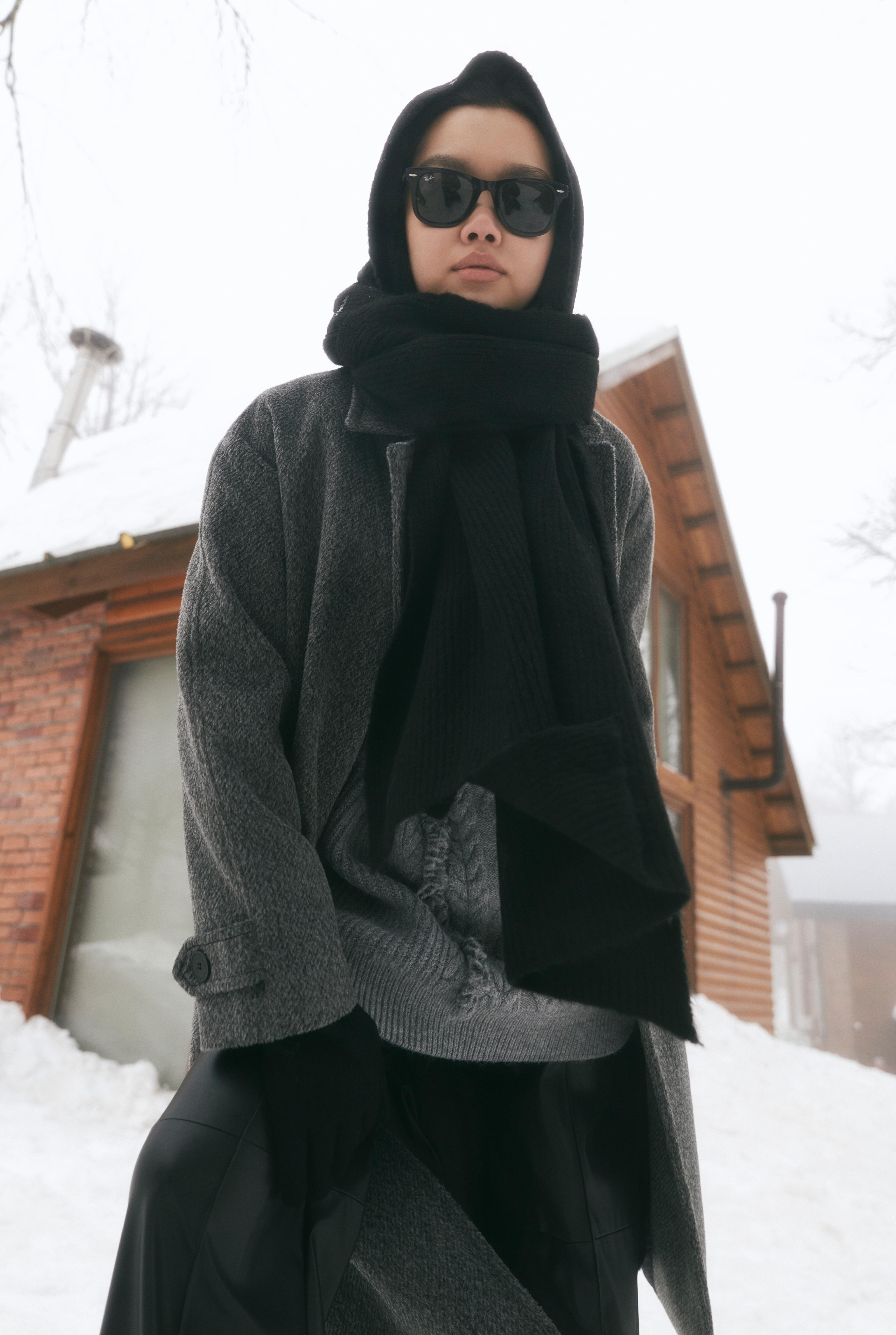 Knitted Kerchief Black - 1