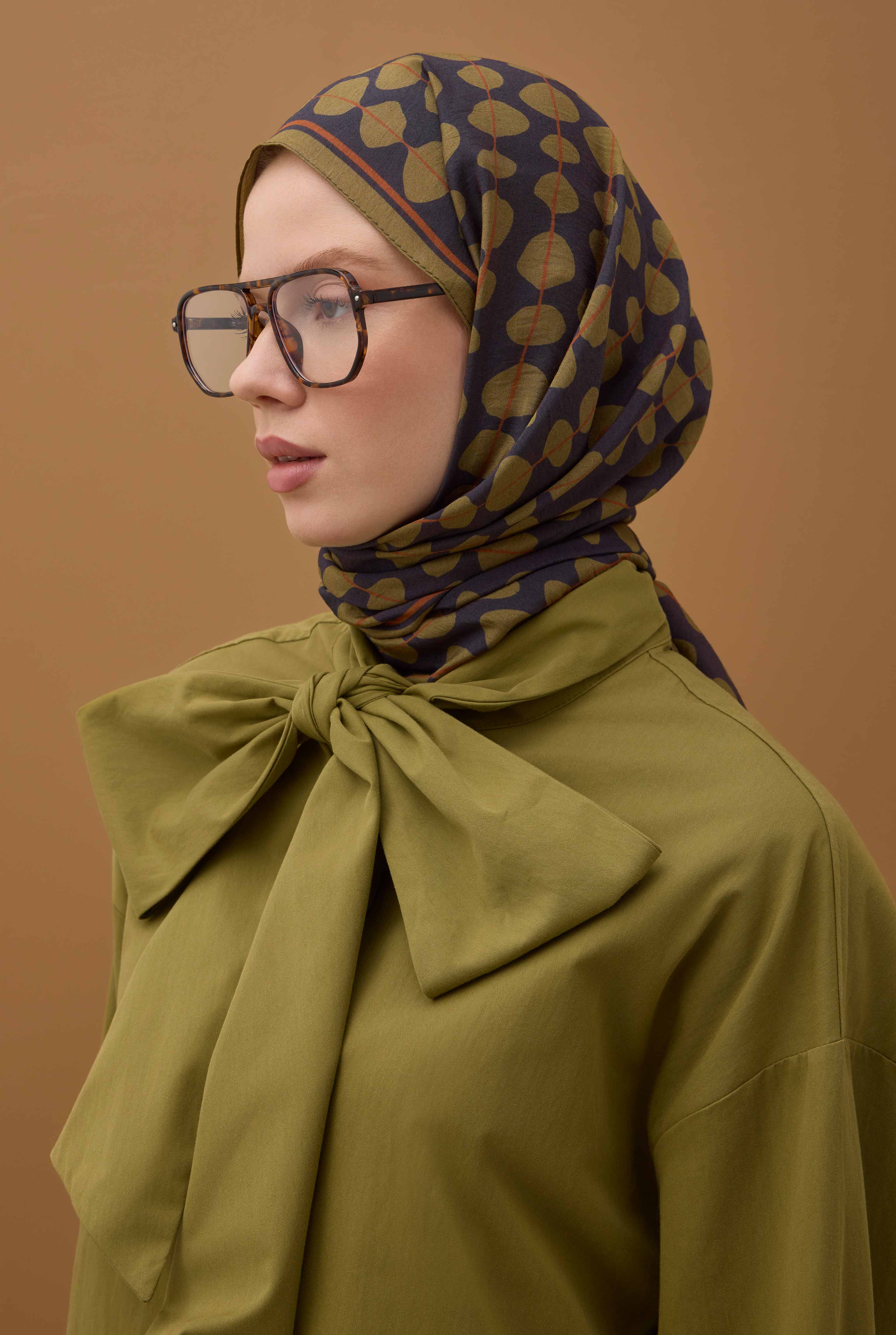Point Shawl Oil Green - 1