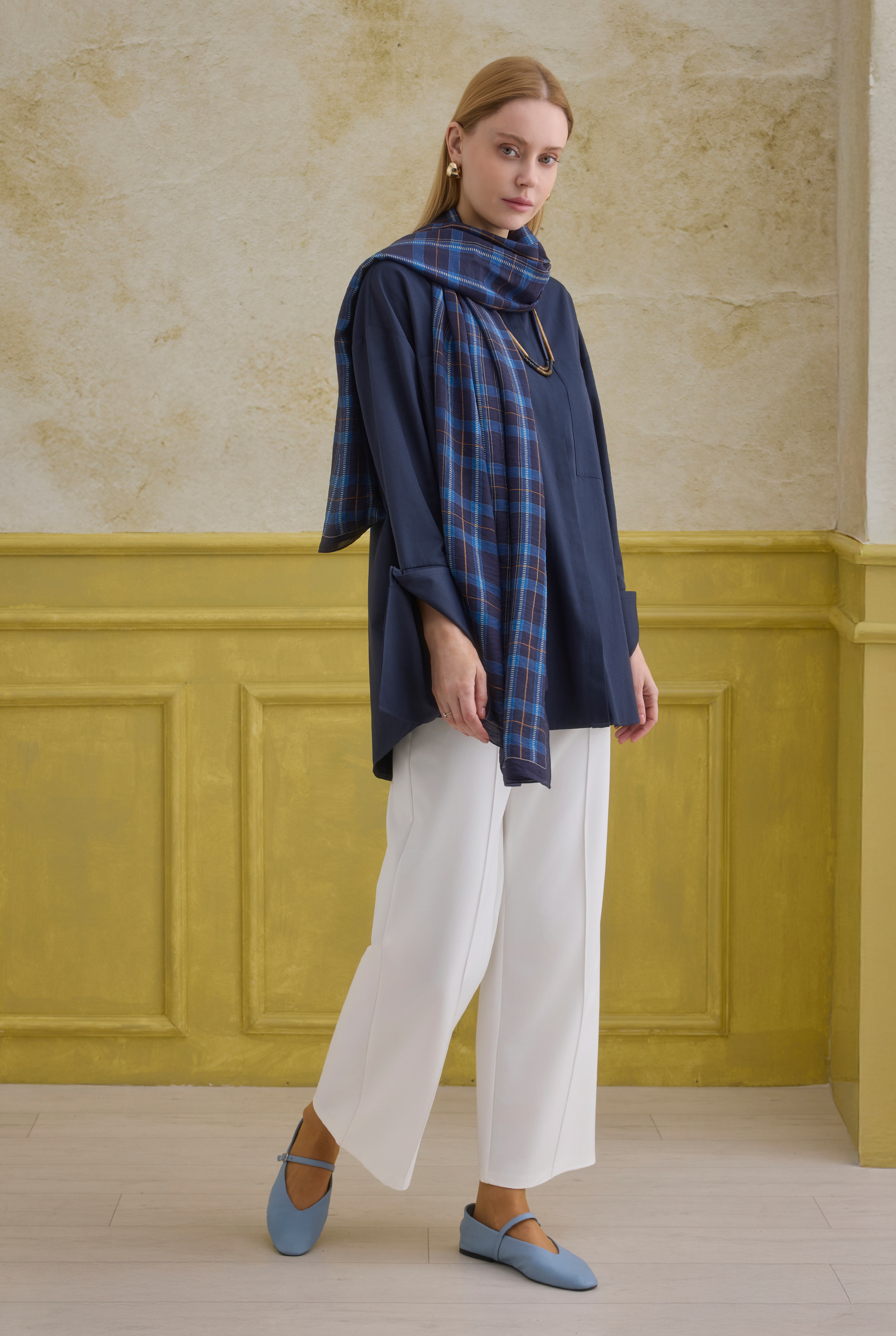 Cuff Detailed Shirt Navy Blue - 2