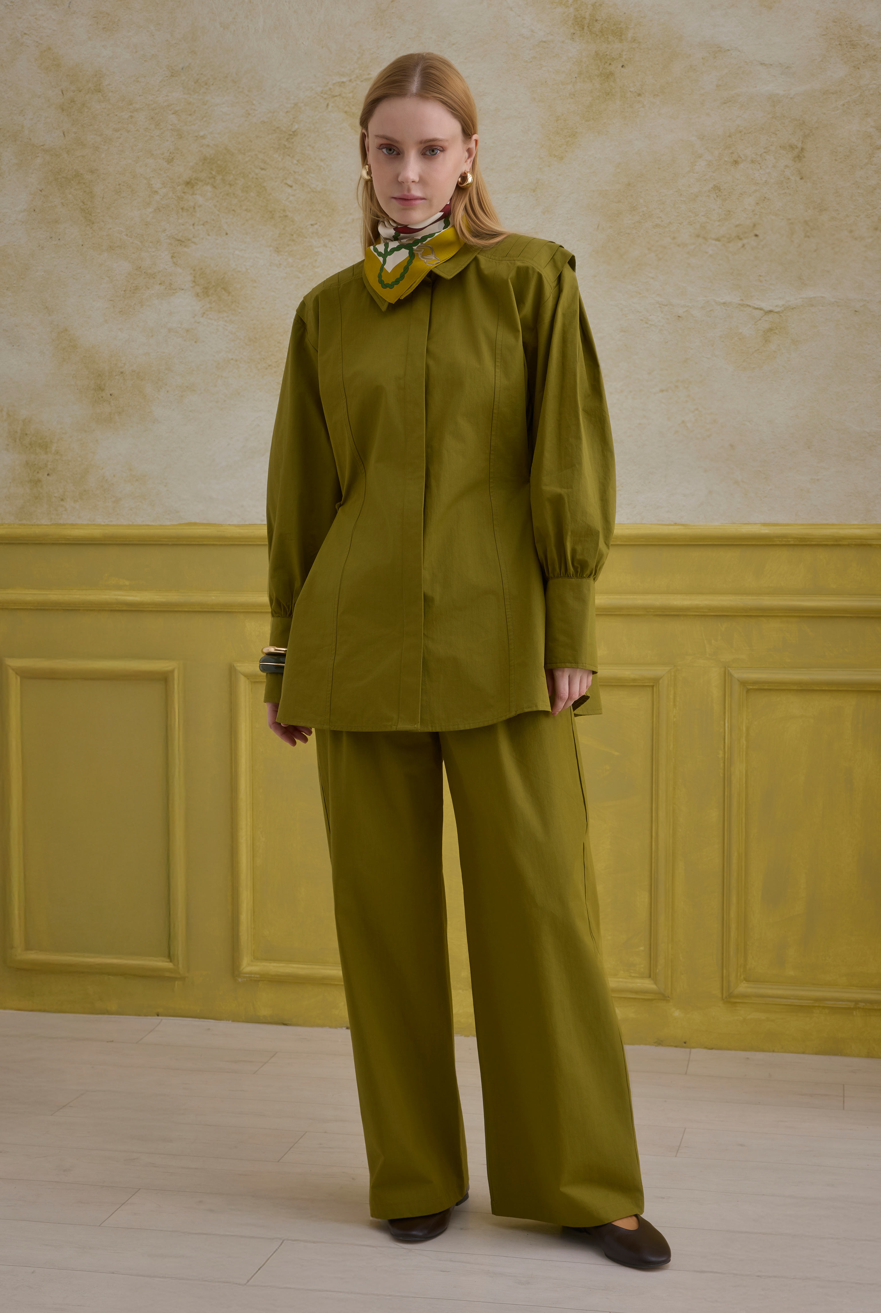 Back Pleat Detailed Cotton Shirt Oil Green - 3