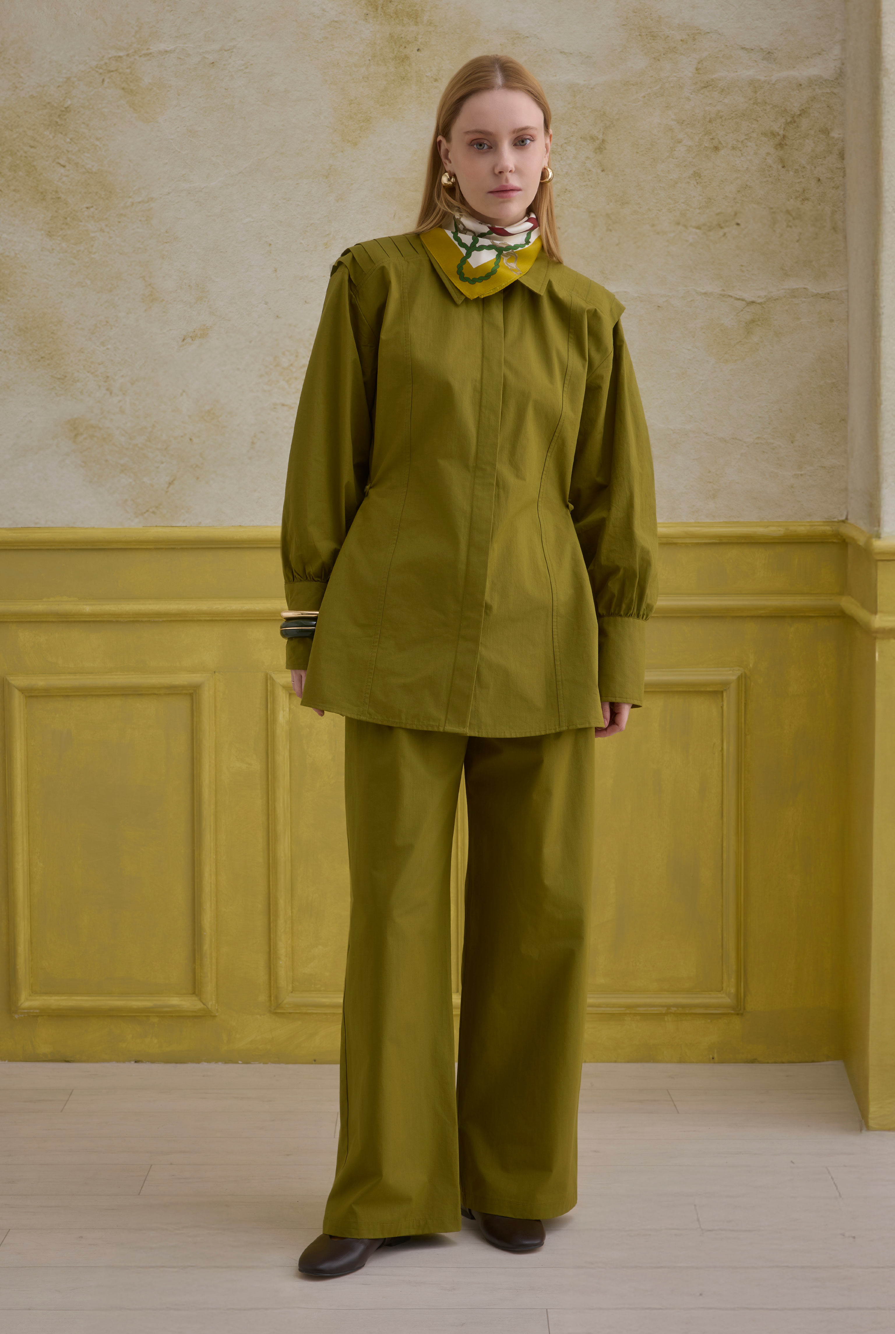 Back Pleat Detailed Cotton Shirt Oil Green - HE-QA