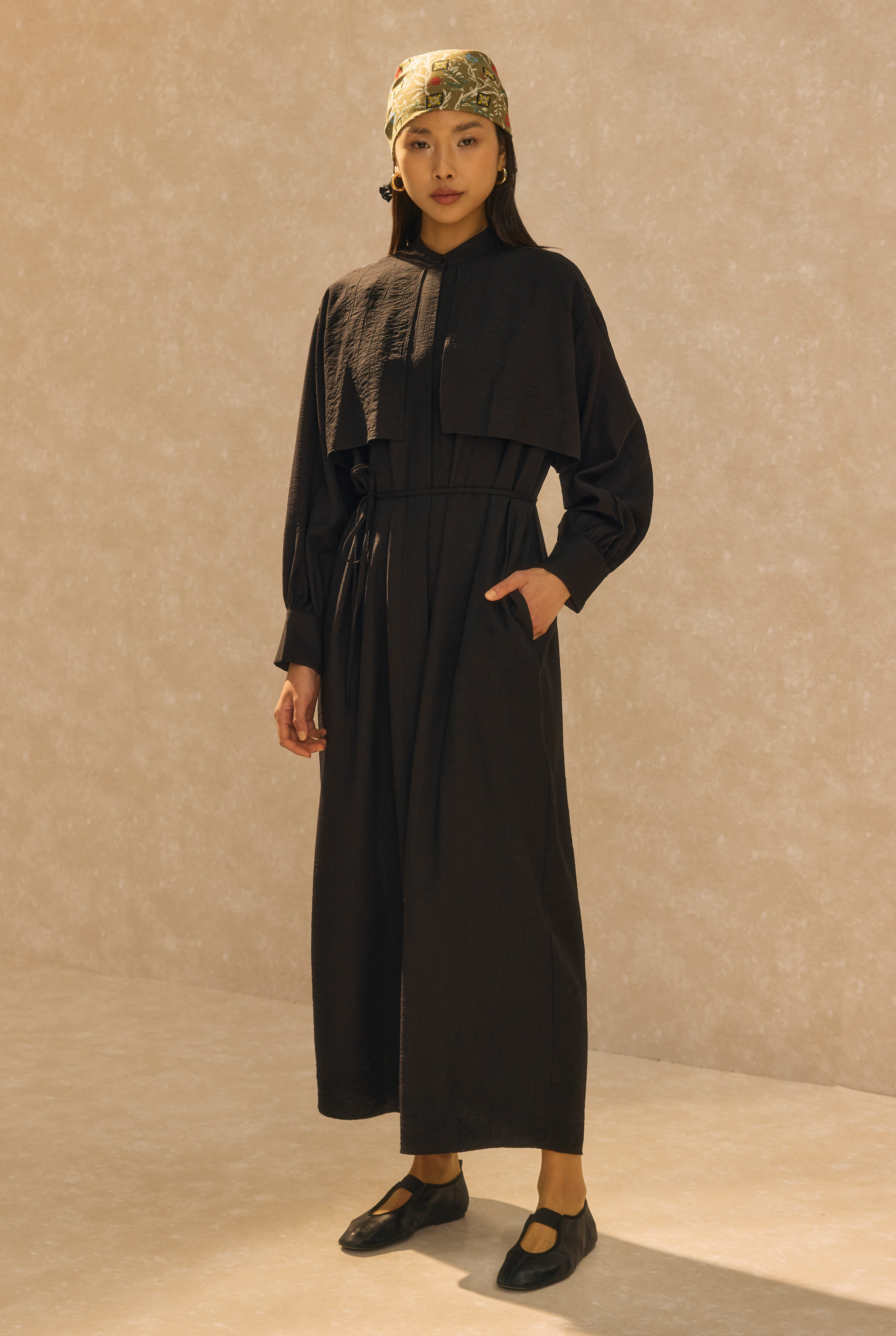 Dress With Apron Black - HE-QA