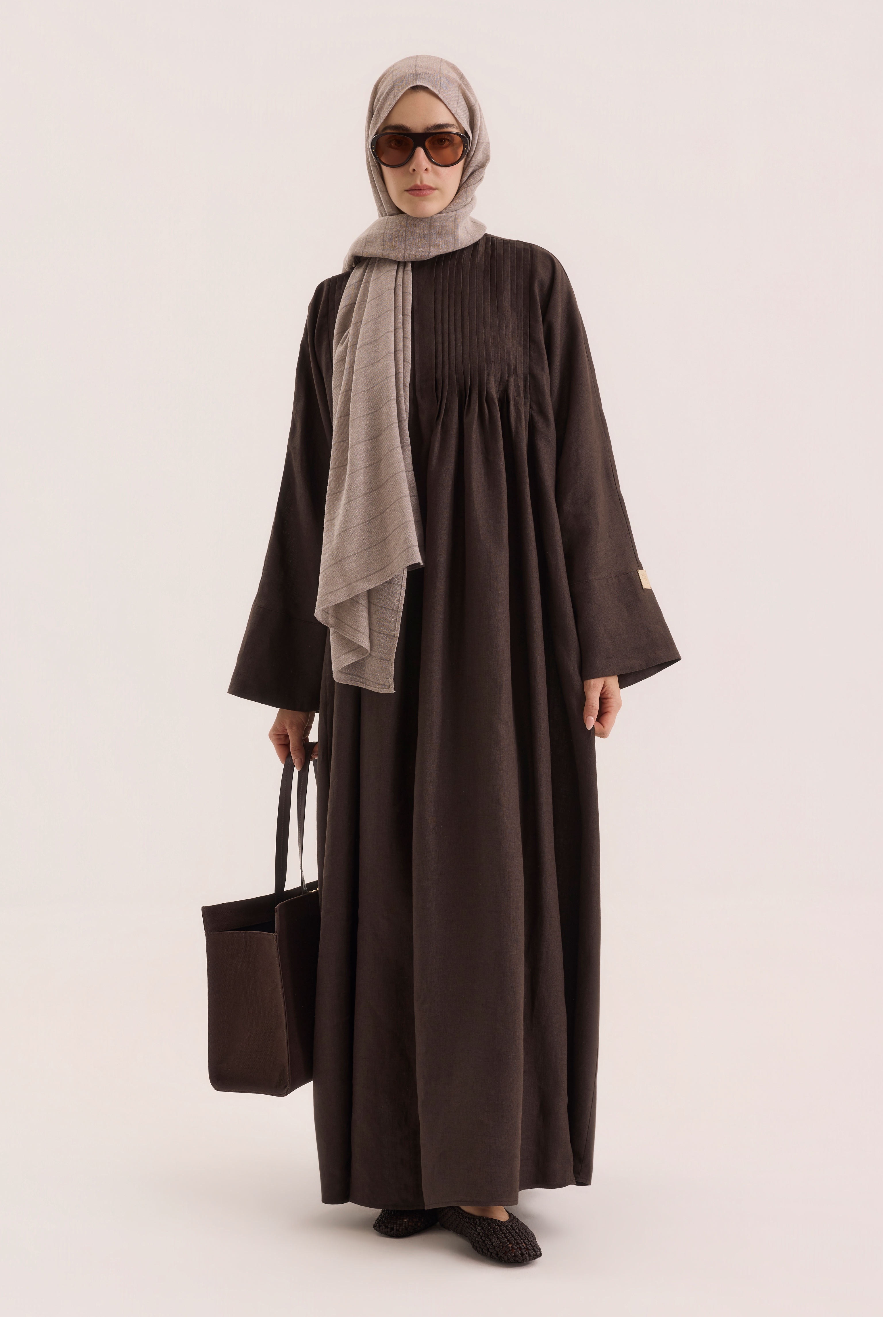 Pintuck Detailed Linen Abaya Dark Brown - HE-QA