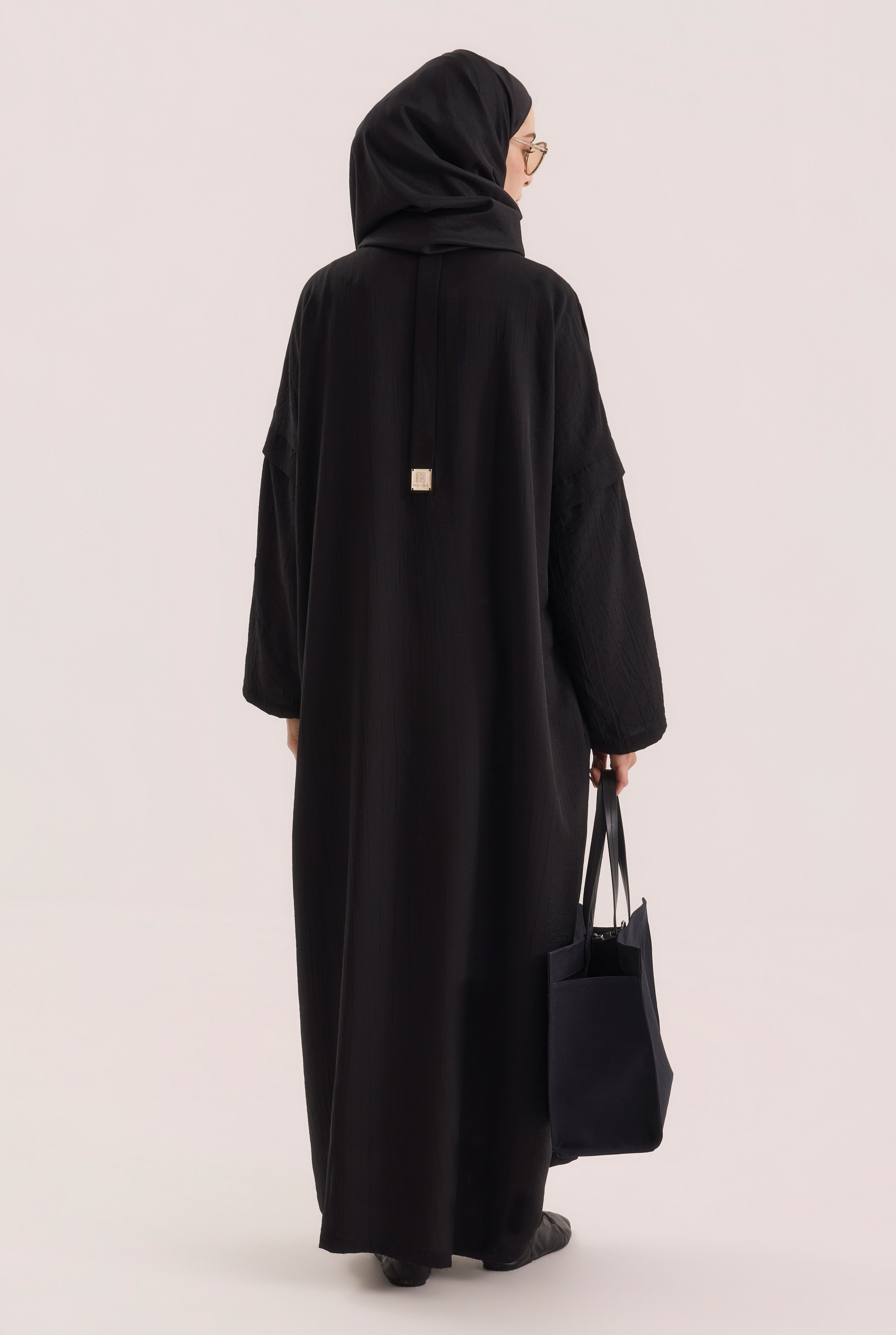 Aller Detailed Abaya Black - 5