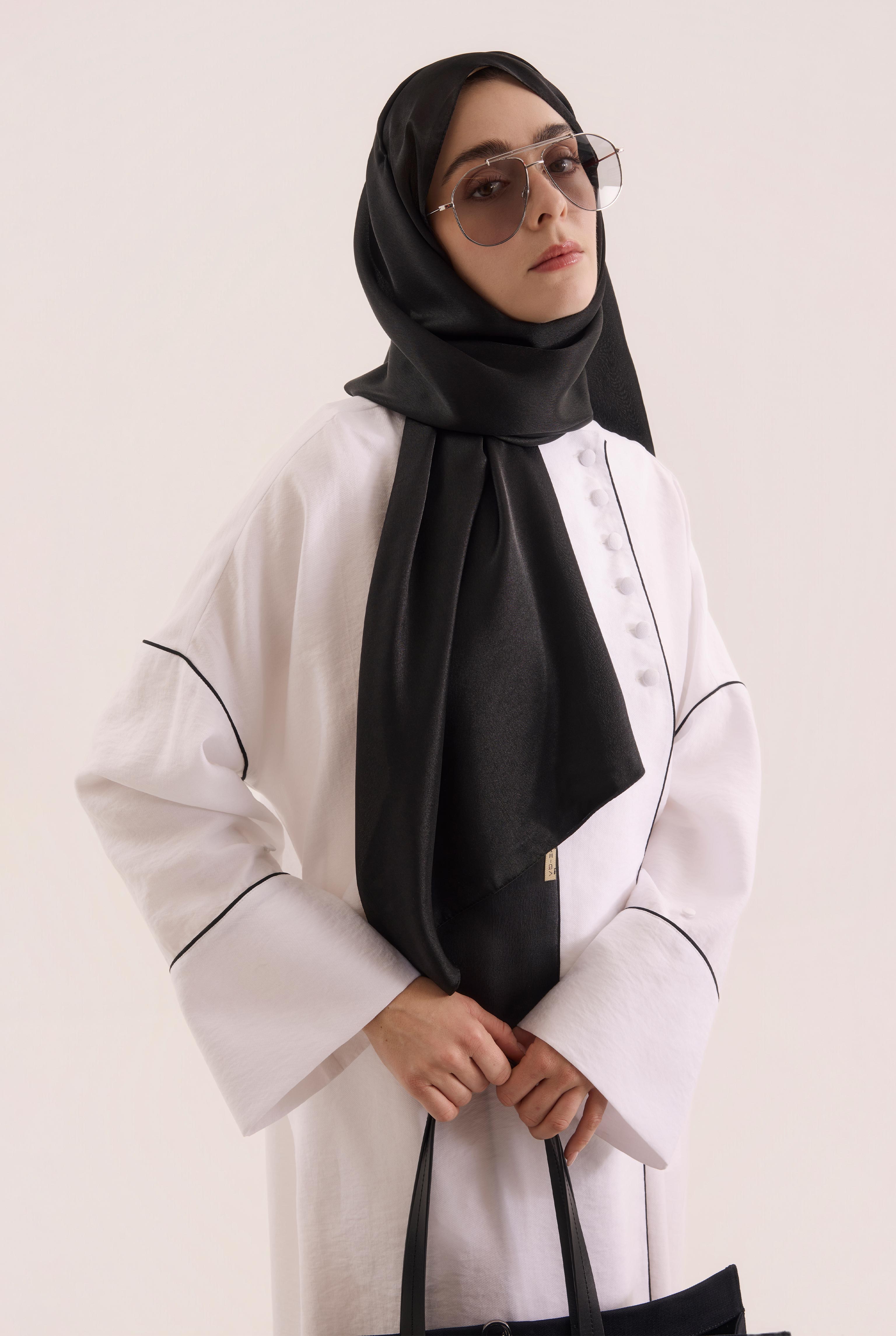 Piping Detailed Abaya White - 4