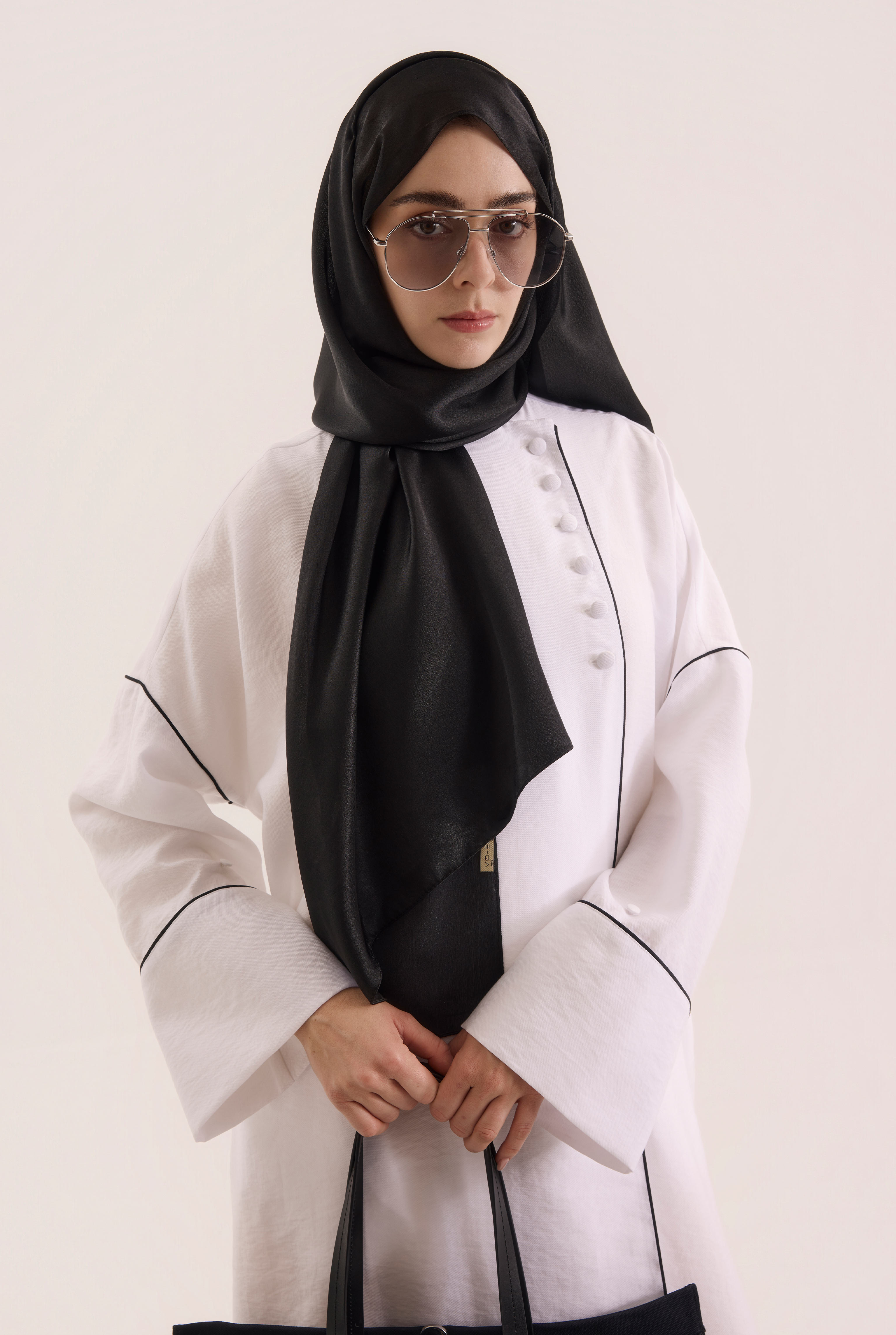 Piping Detailed Abaya White - 5