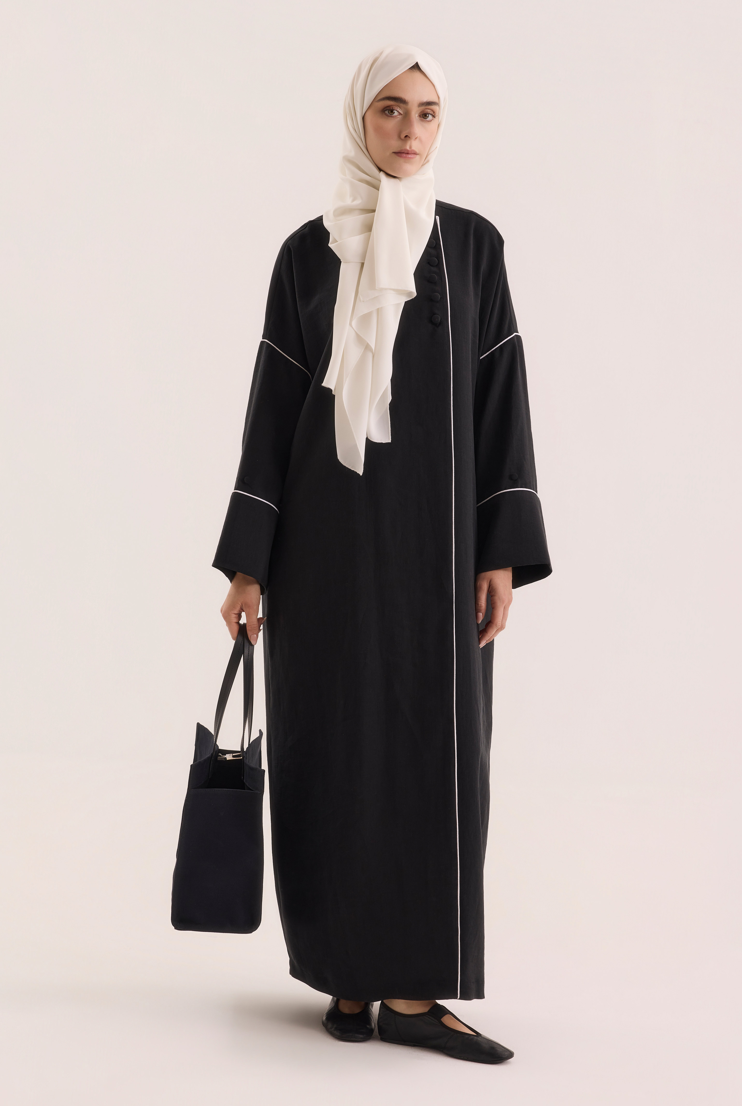 Piping Detailed Abaya Black - 2