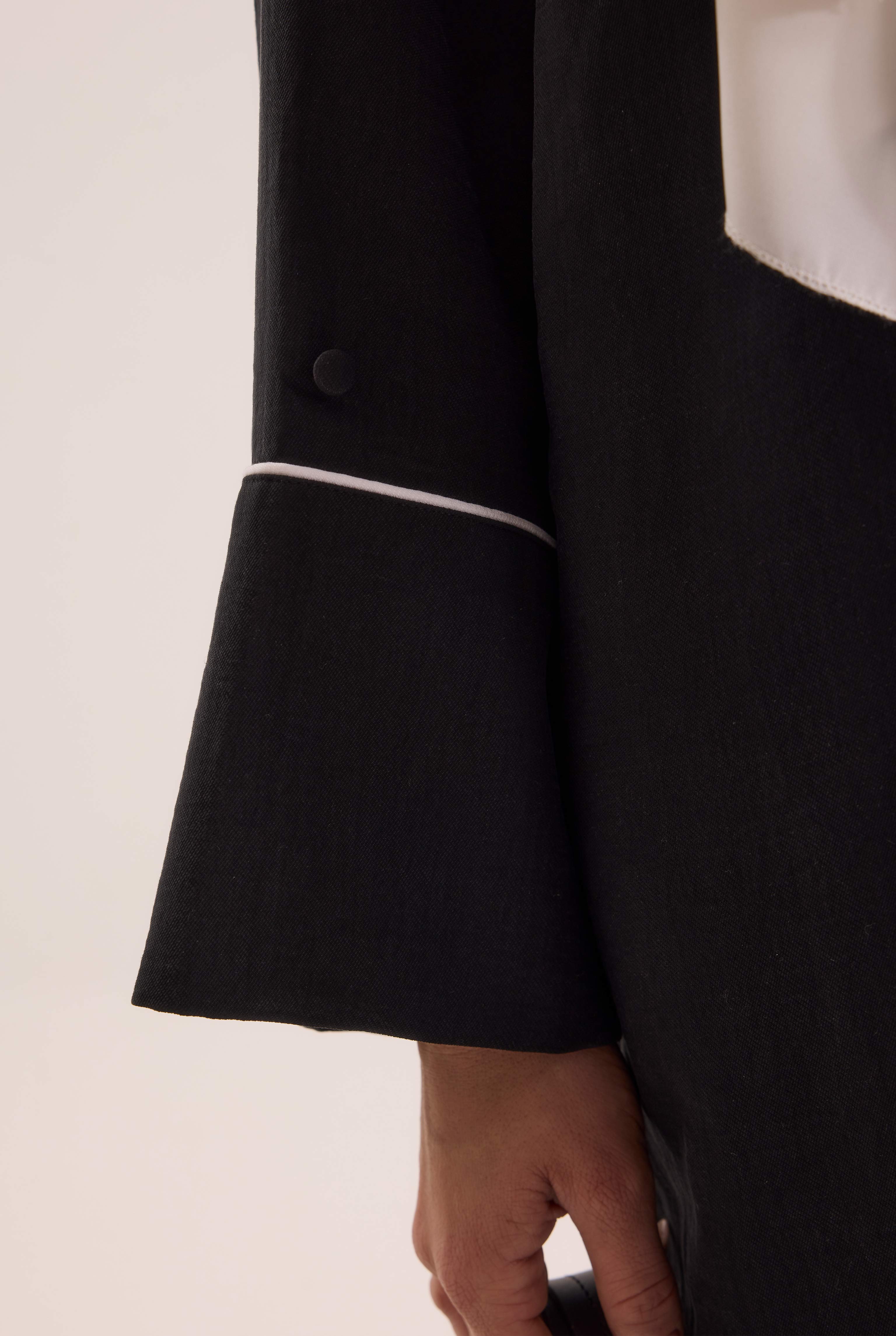 Piping Detailed Abaya Black - 6