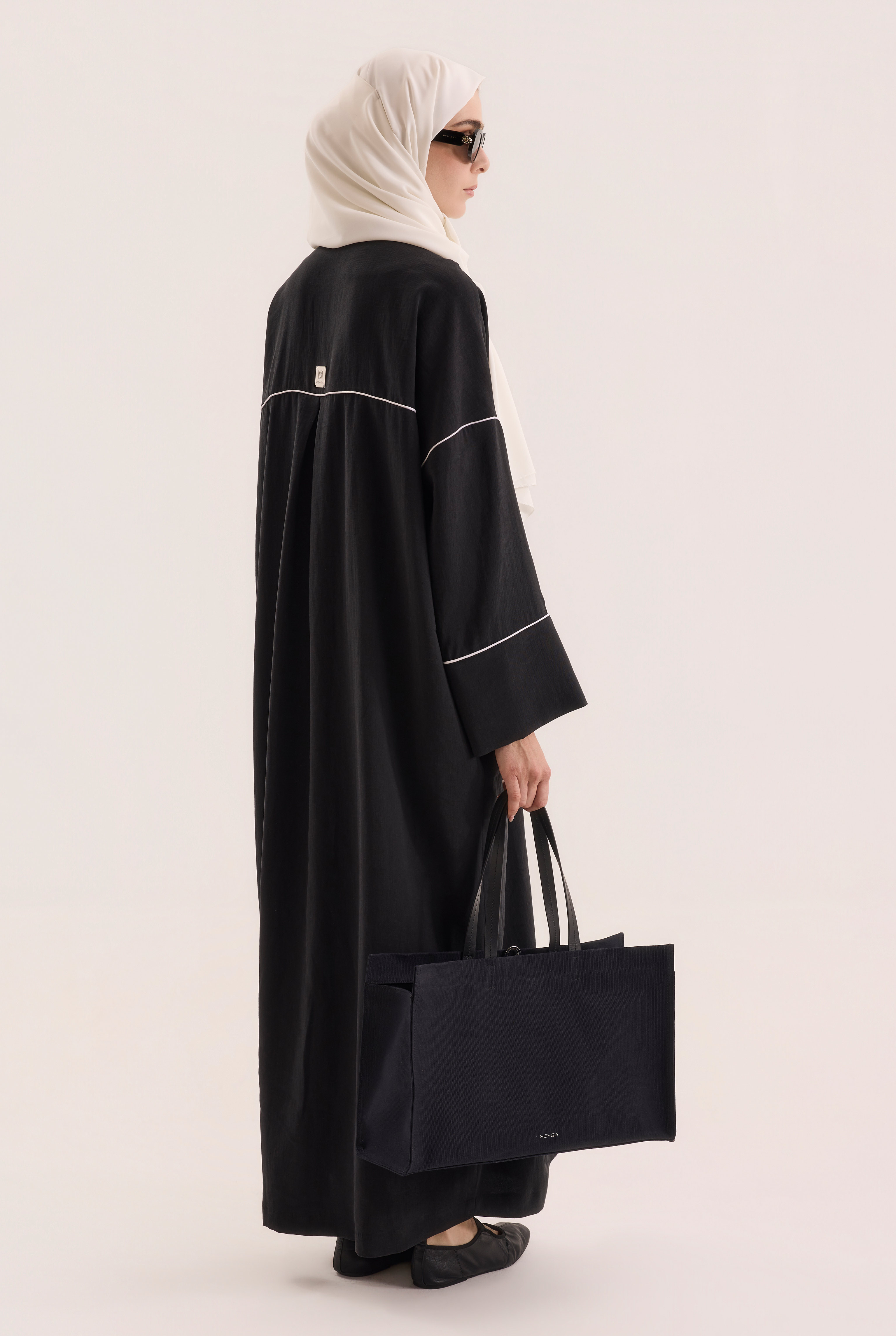 Piping Detailed Abaya Black - 7