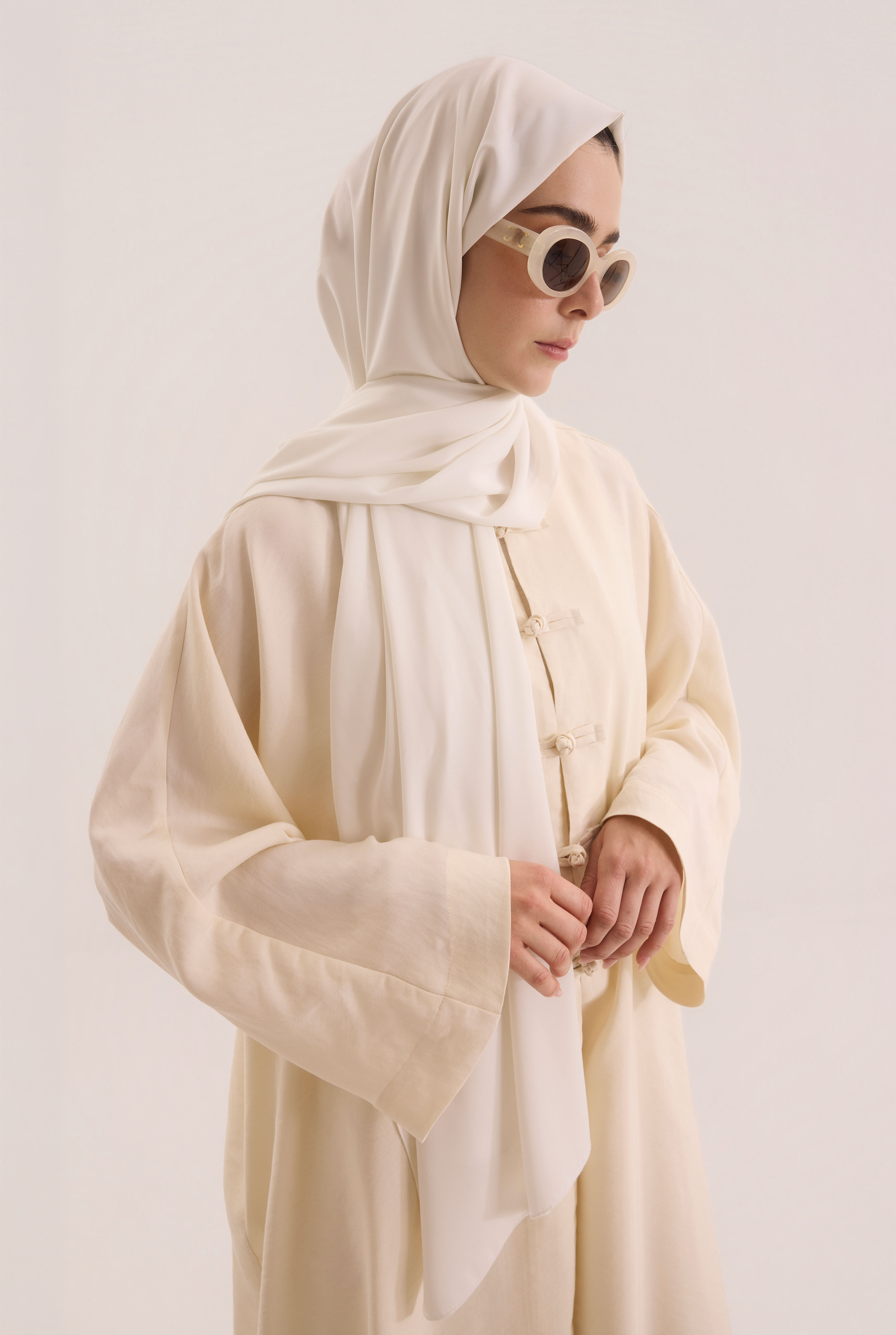 Chinese Button Abaya Bone - 3