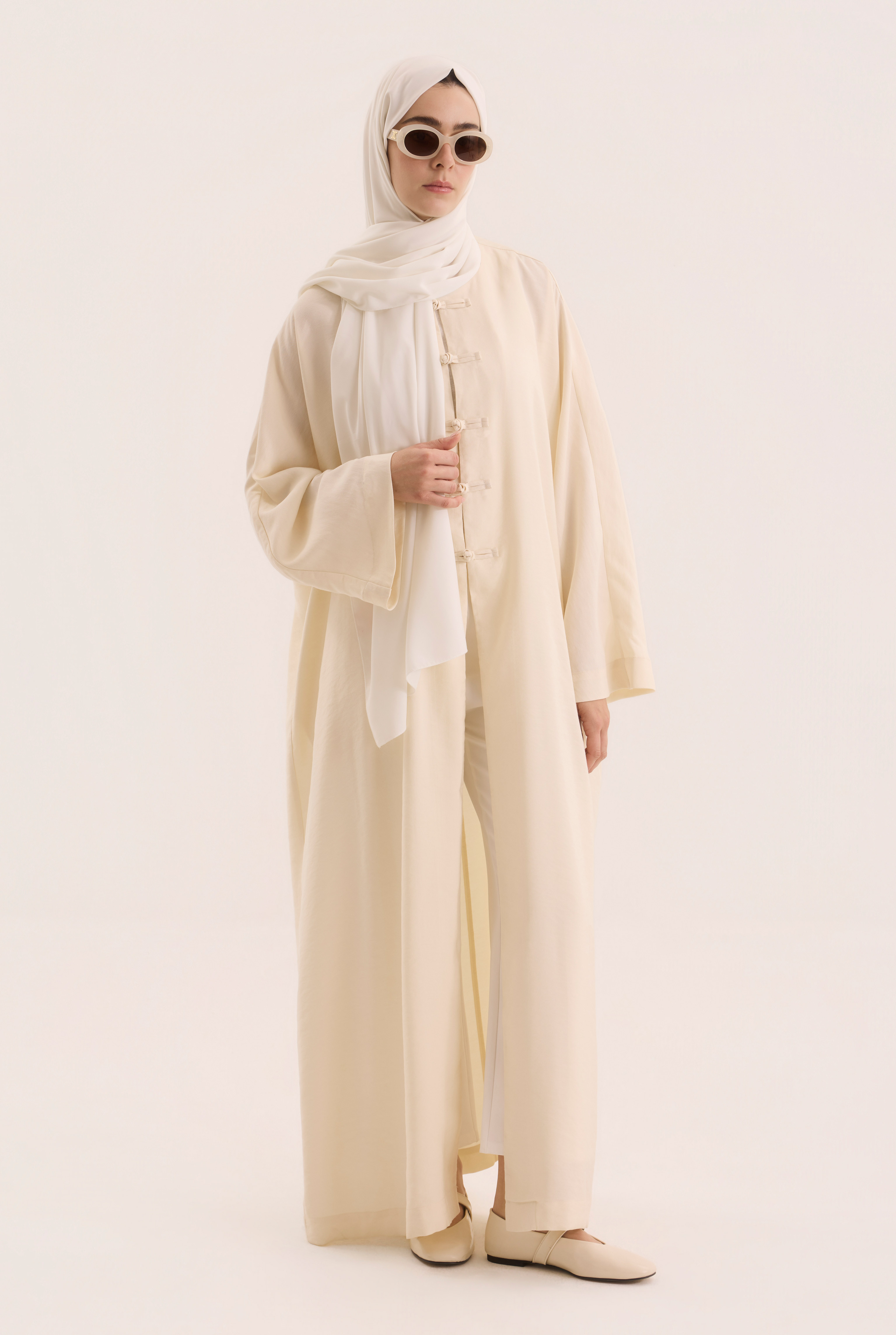 Chinese Button Abaya Bone - HE-QA