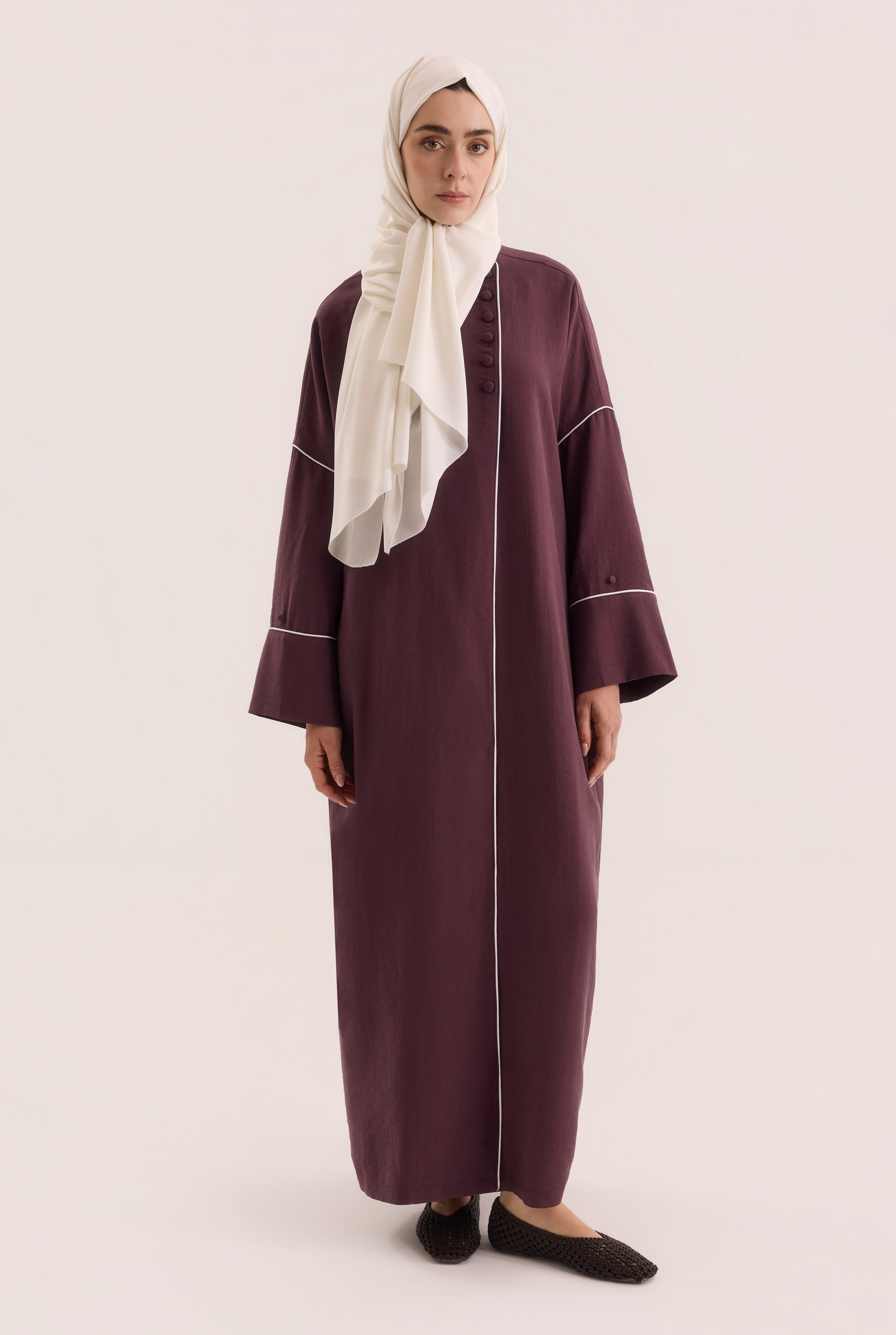 Piping Detailed Abaya Damson - 1