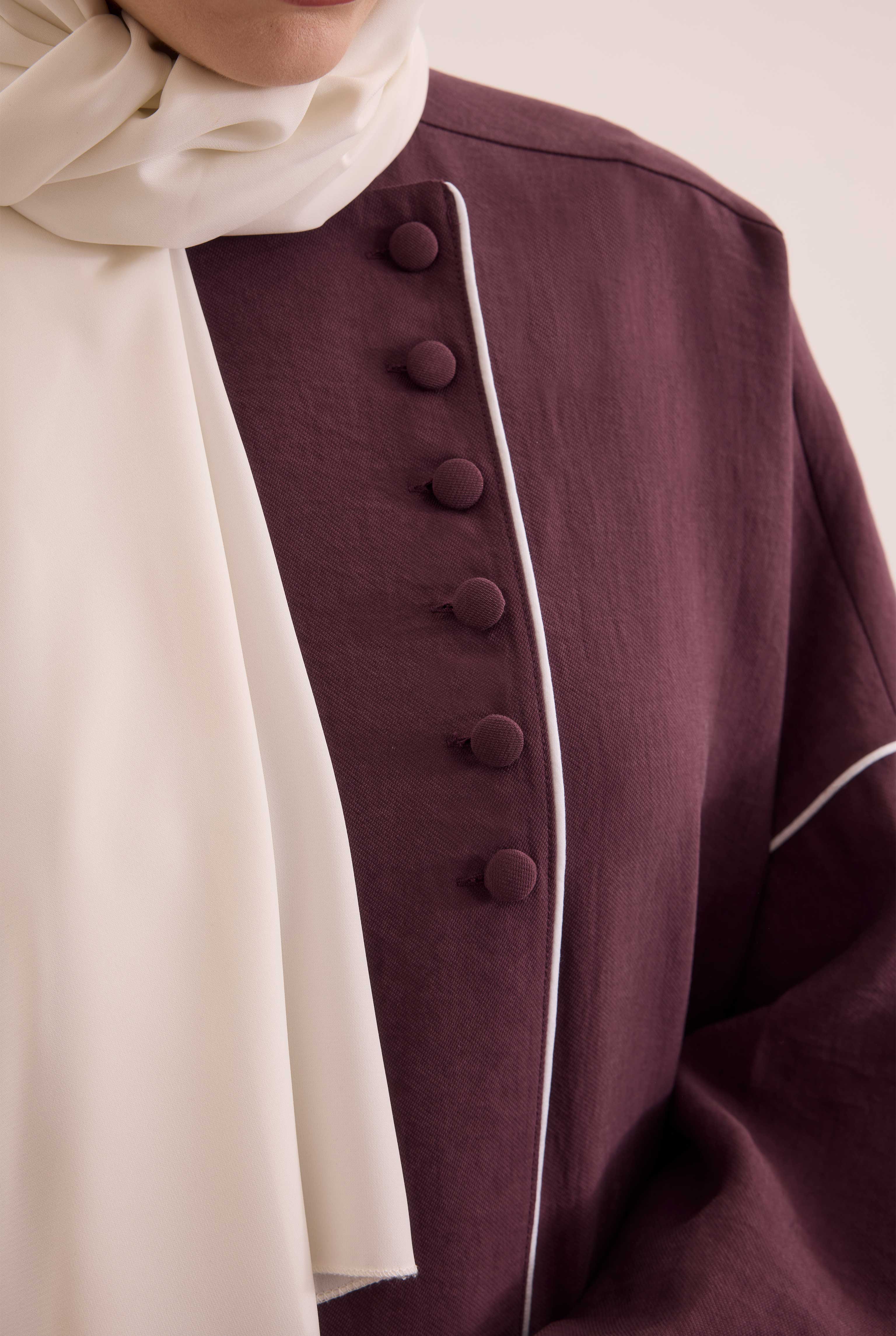 Piping Detailed Abaya Damson - 4