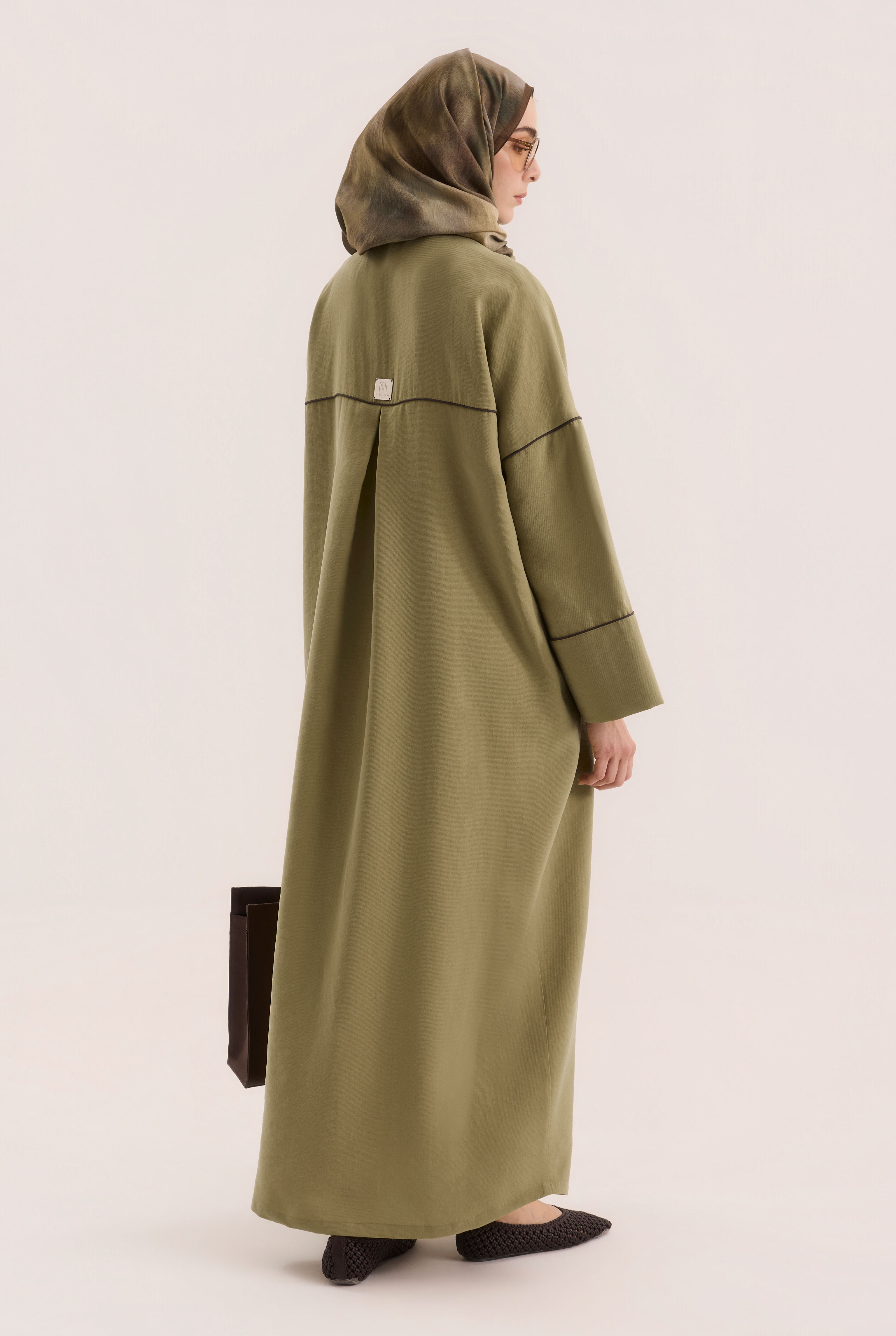Piping Detailed Abaya Oil Green - 7