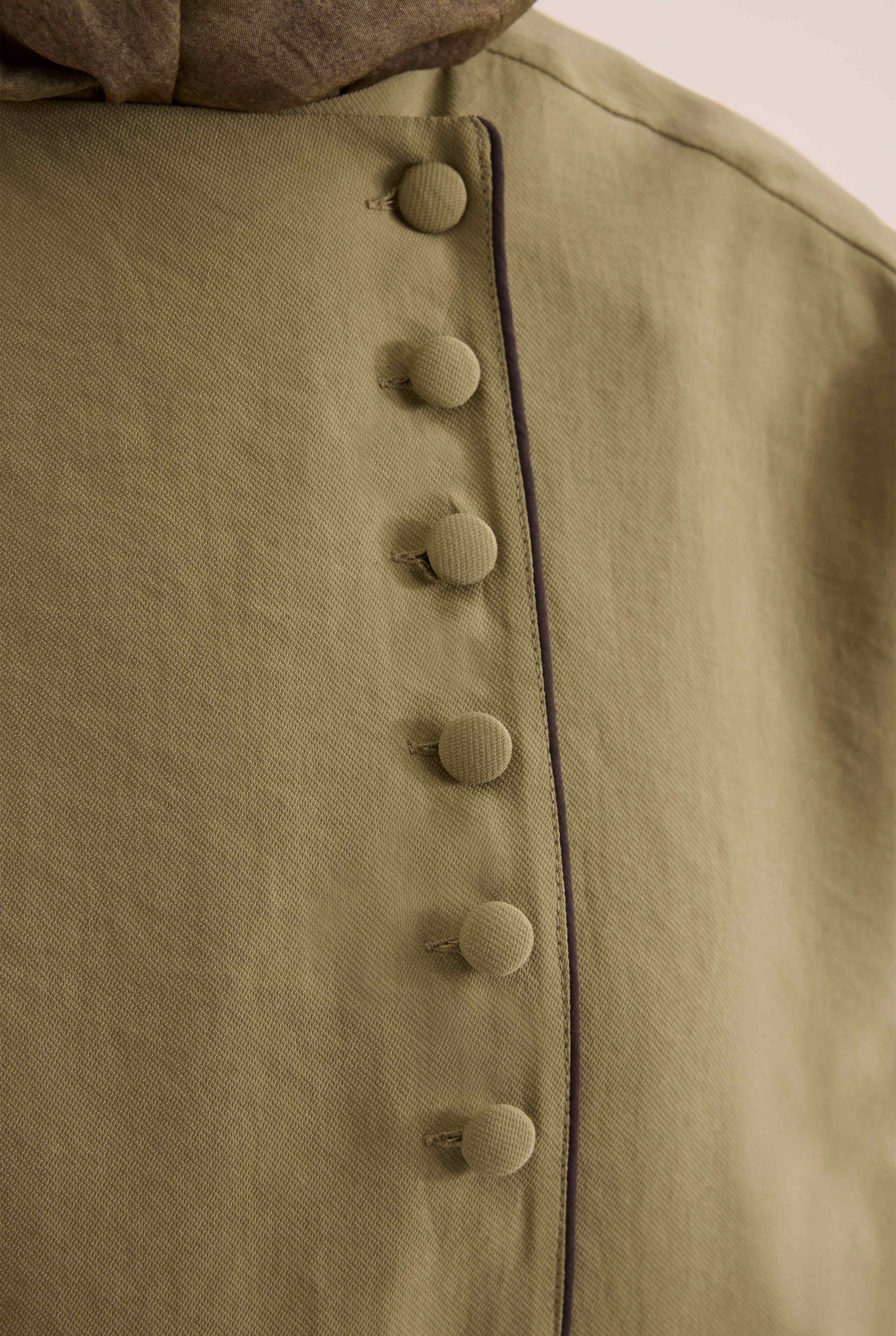 Piping Detailed Abaya Oil Green - 9