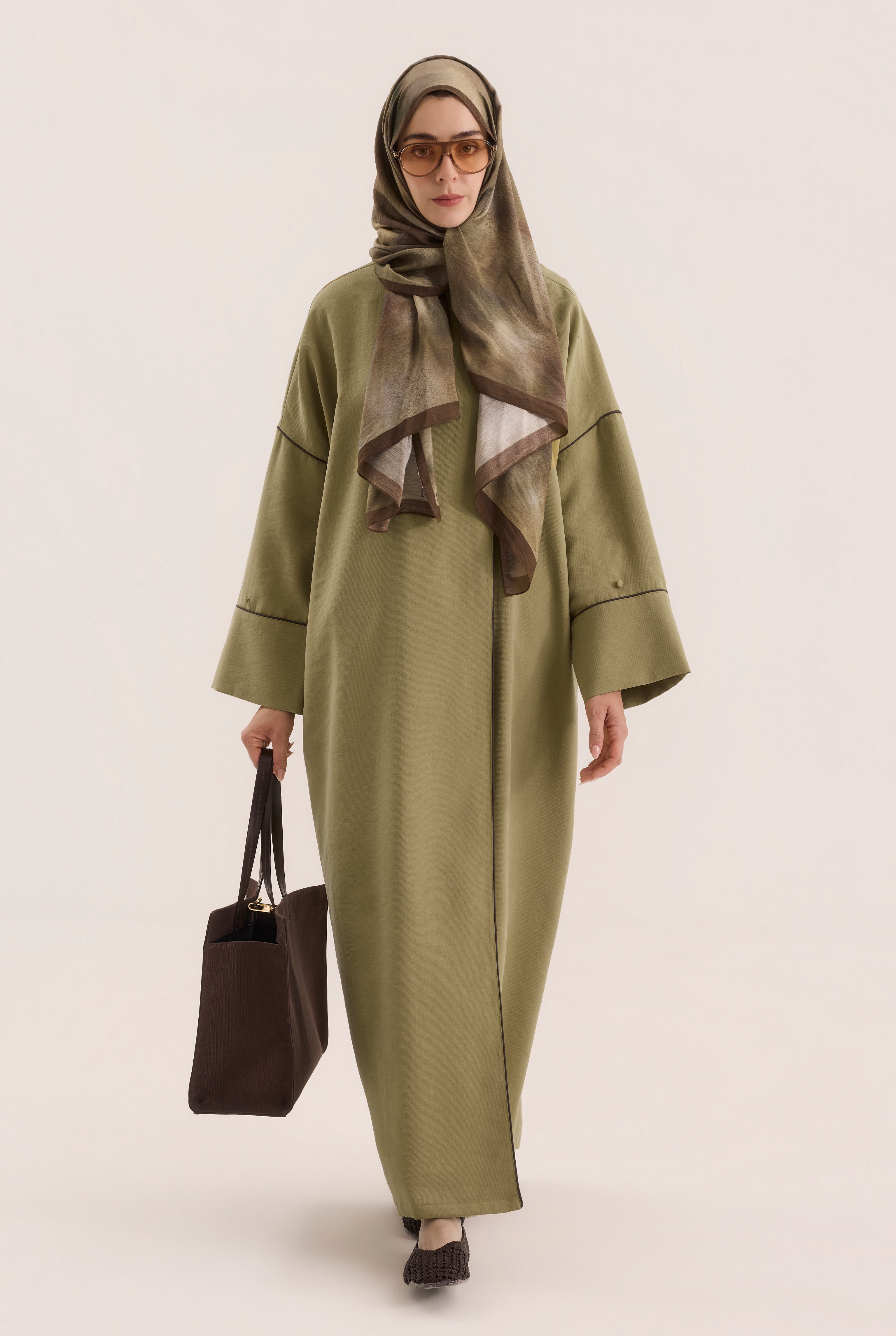 Piping Detailed Abaya Oil Green - 3