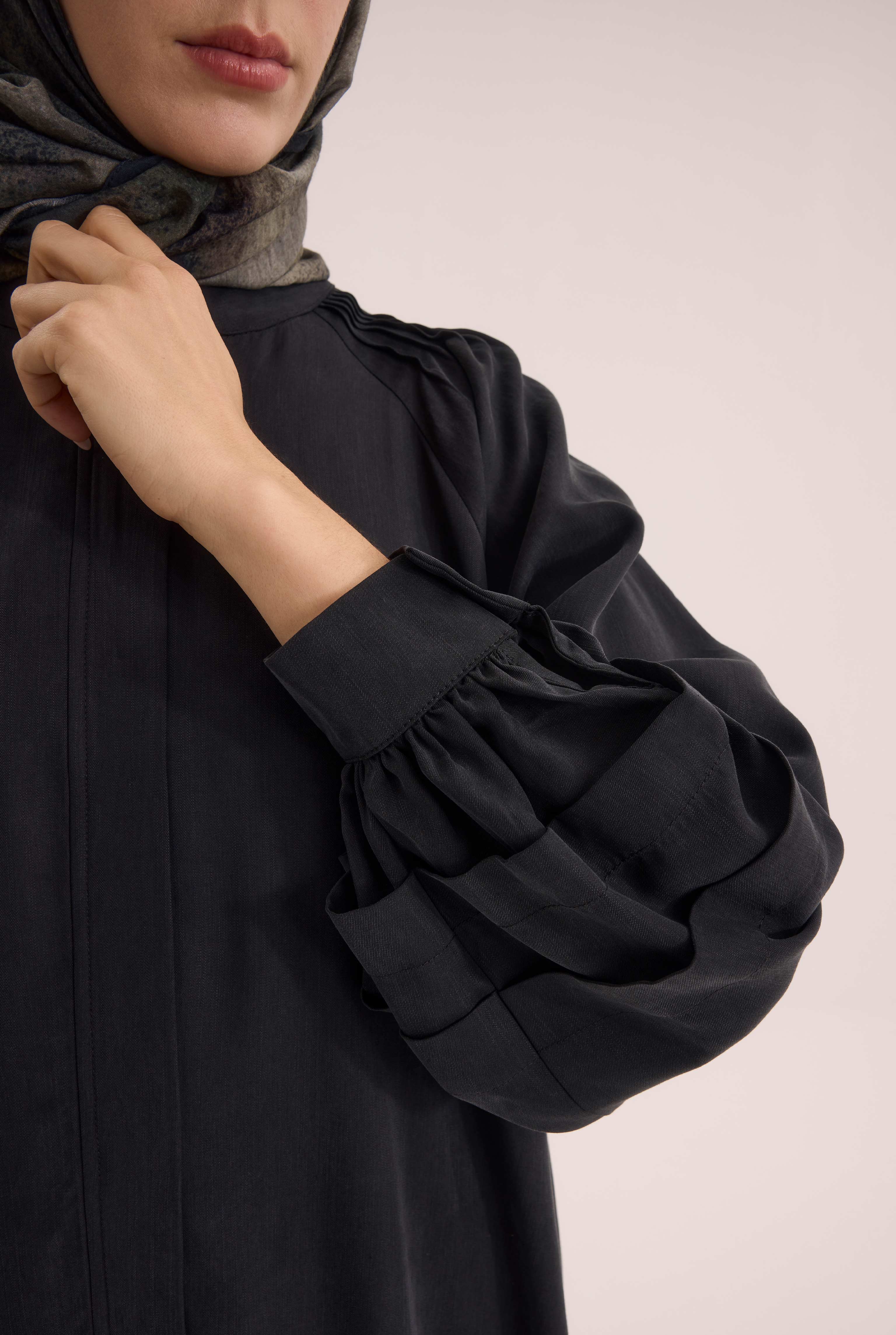 Shoulder Ruched Lyocell Abaya Black - 4