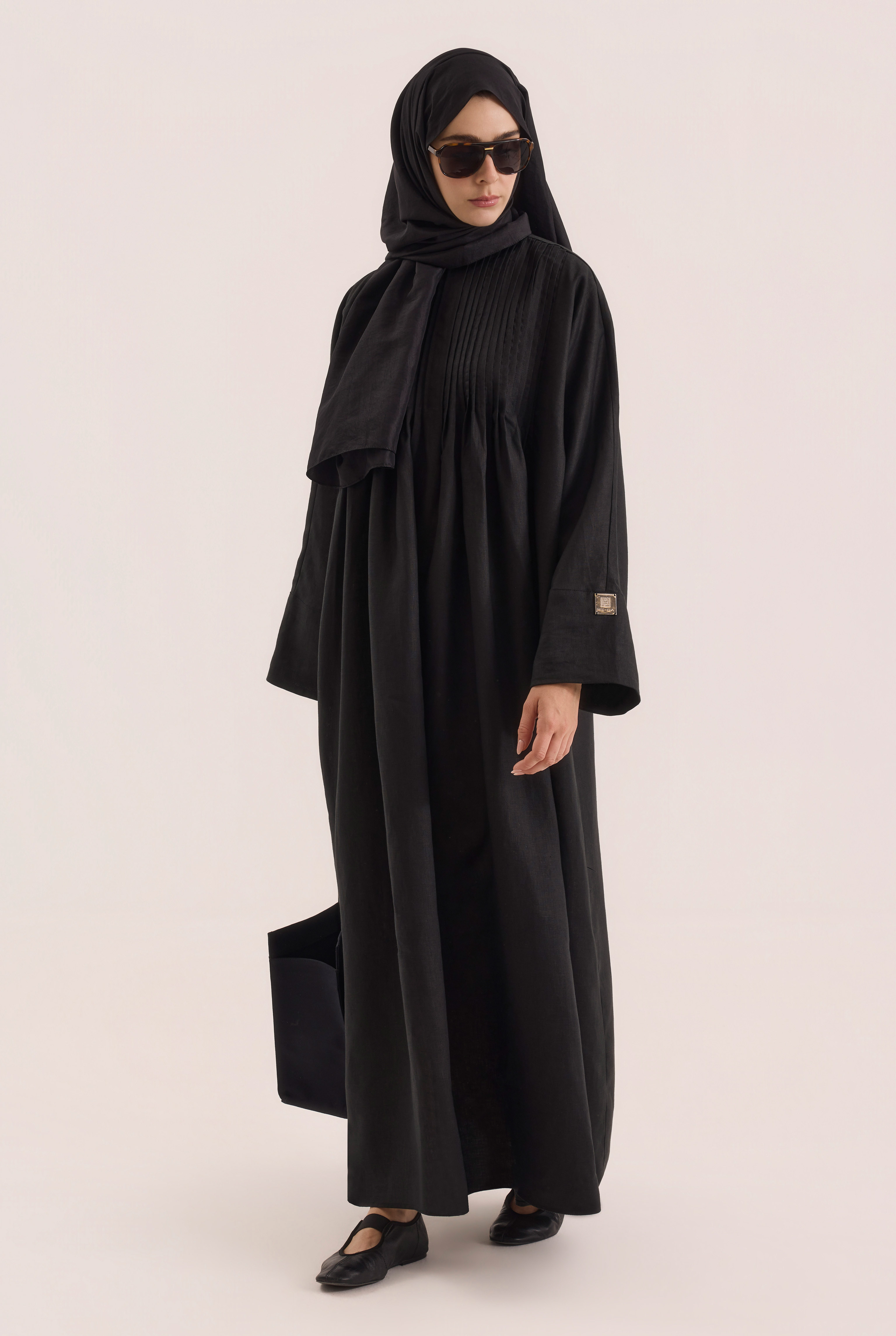 Pintuck Detailed Linen Abaya Black - 3