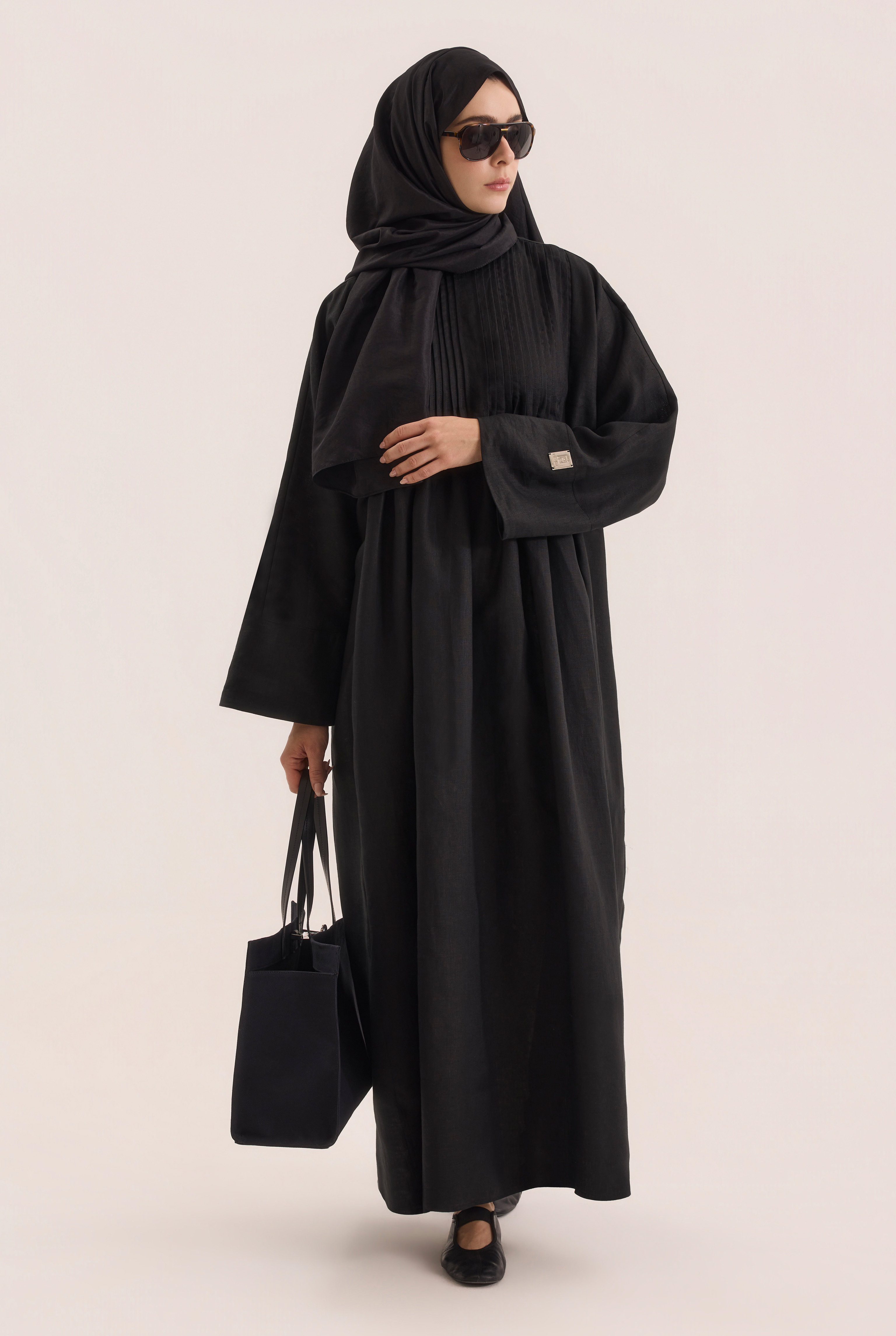 Pintuck Detailed Linen Abaya Black - 4