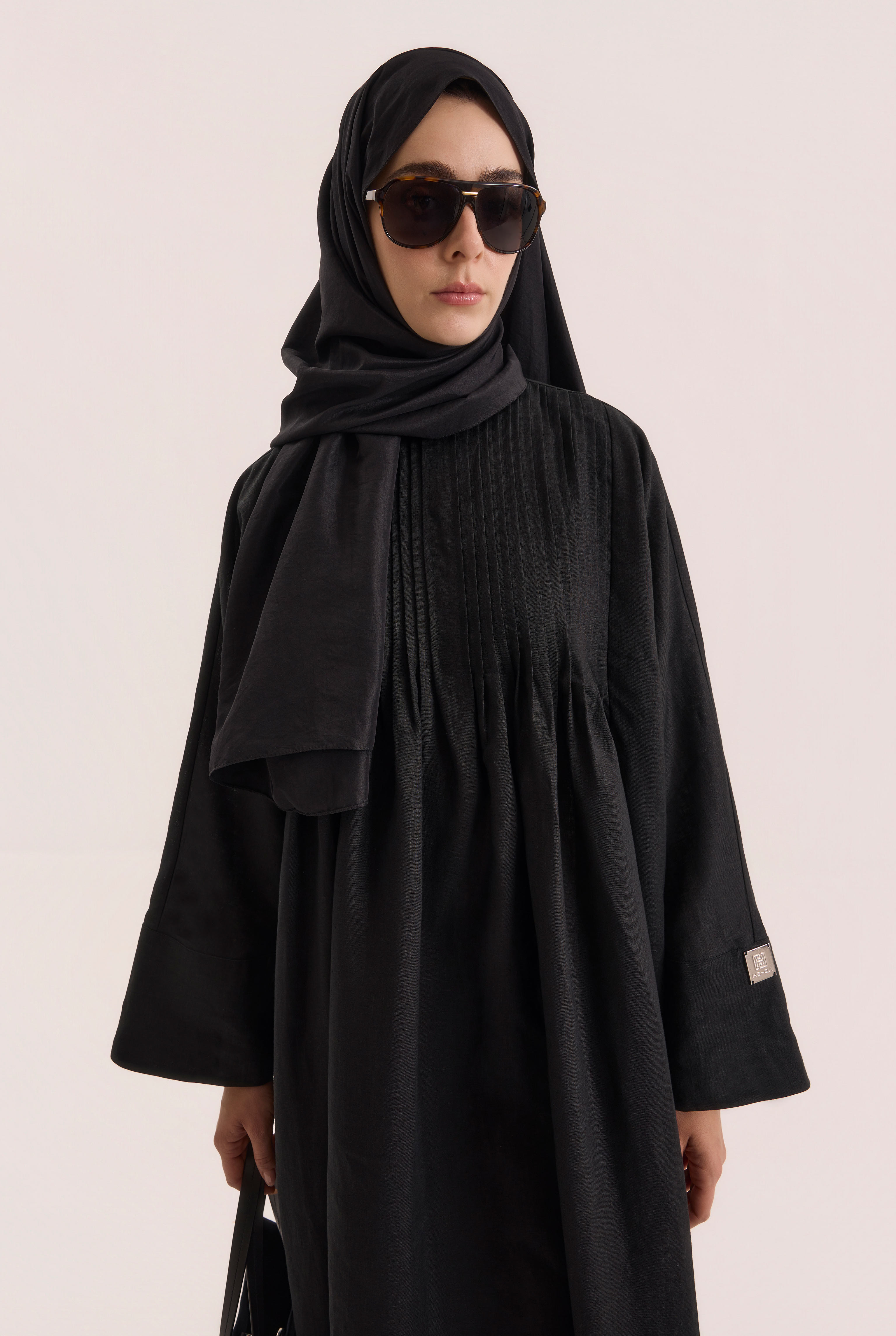 Pintuck Detailed Linen Abaya Black - 6