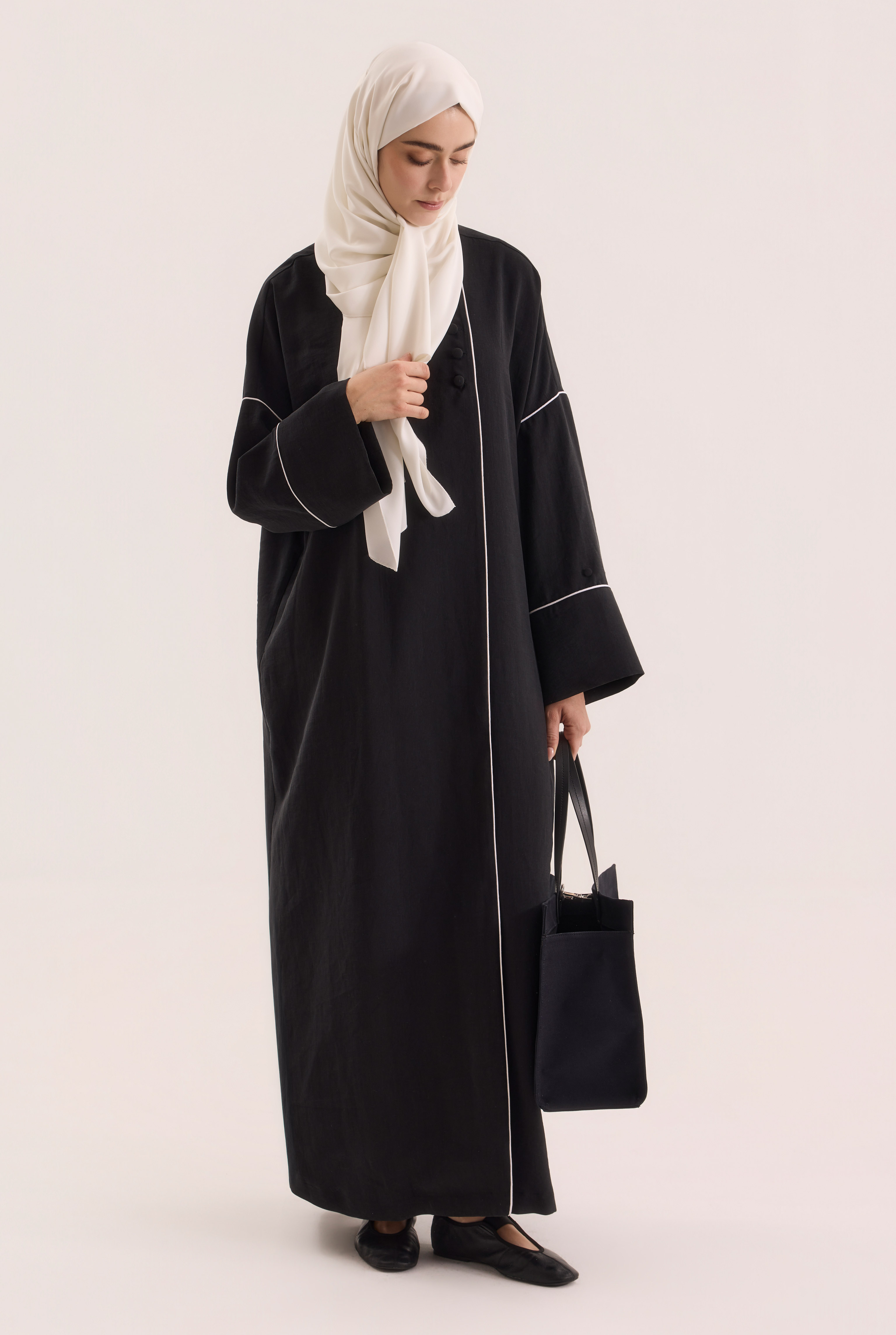 Piping Detailed Abaya Black - HE-QA
