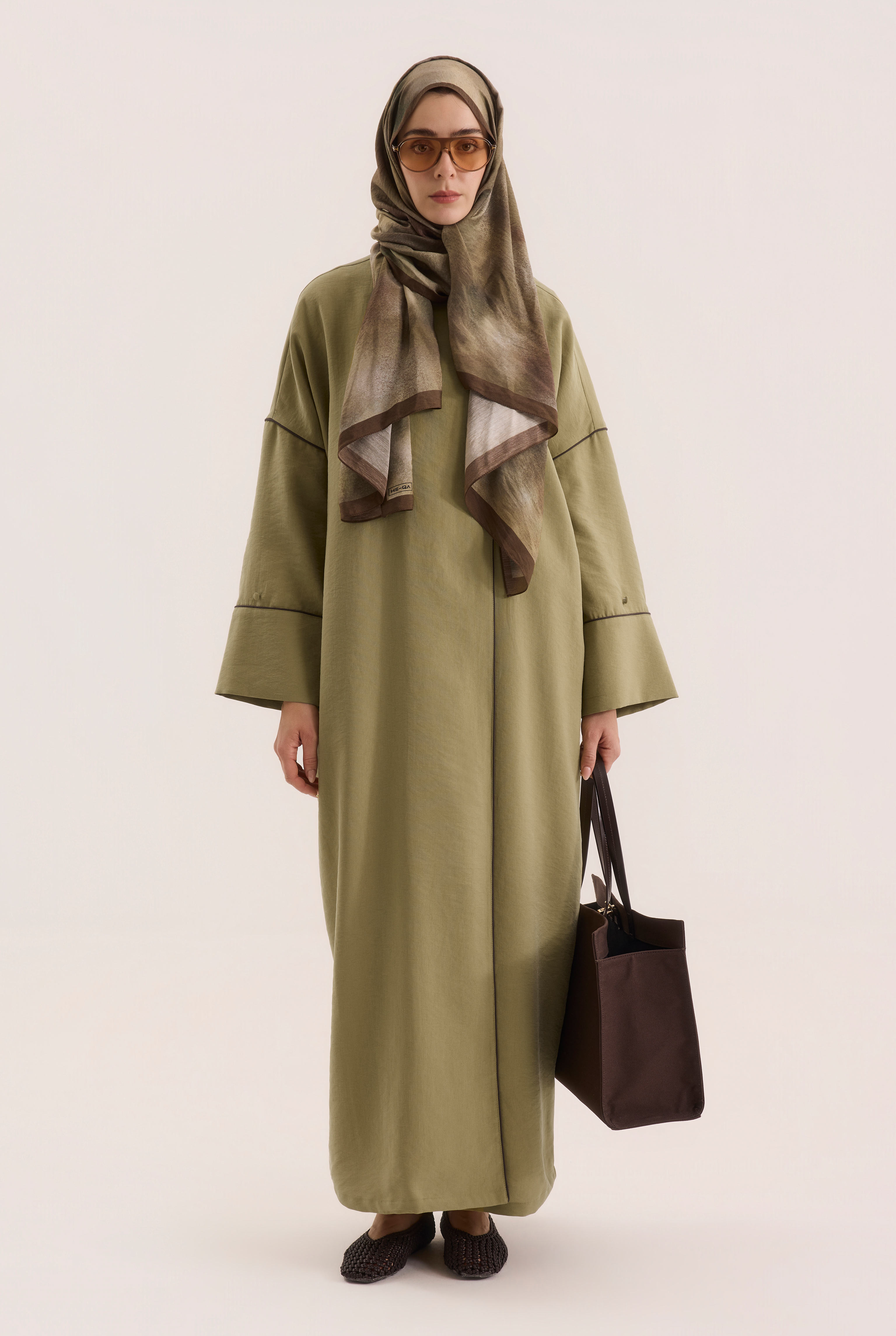 Piping Detailed Abaya Oil Green - 2