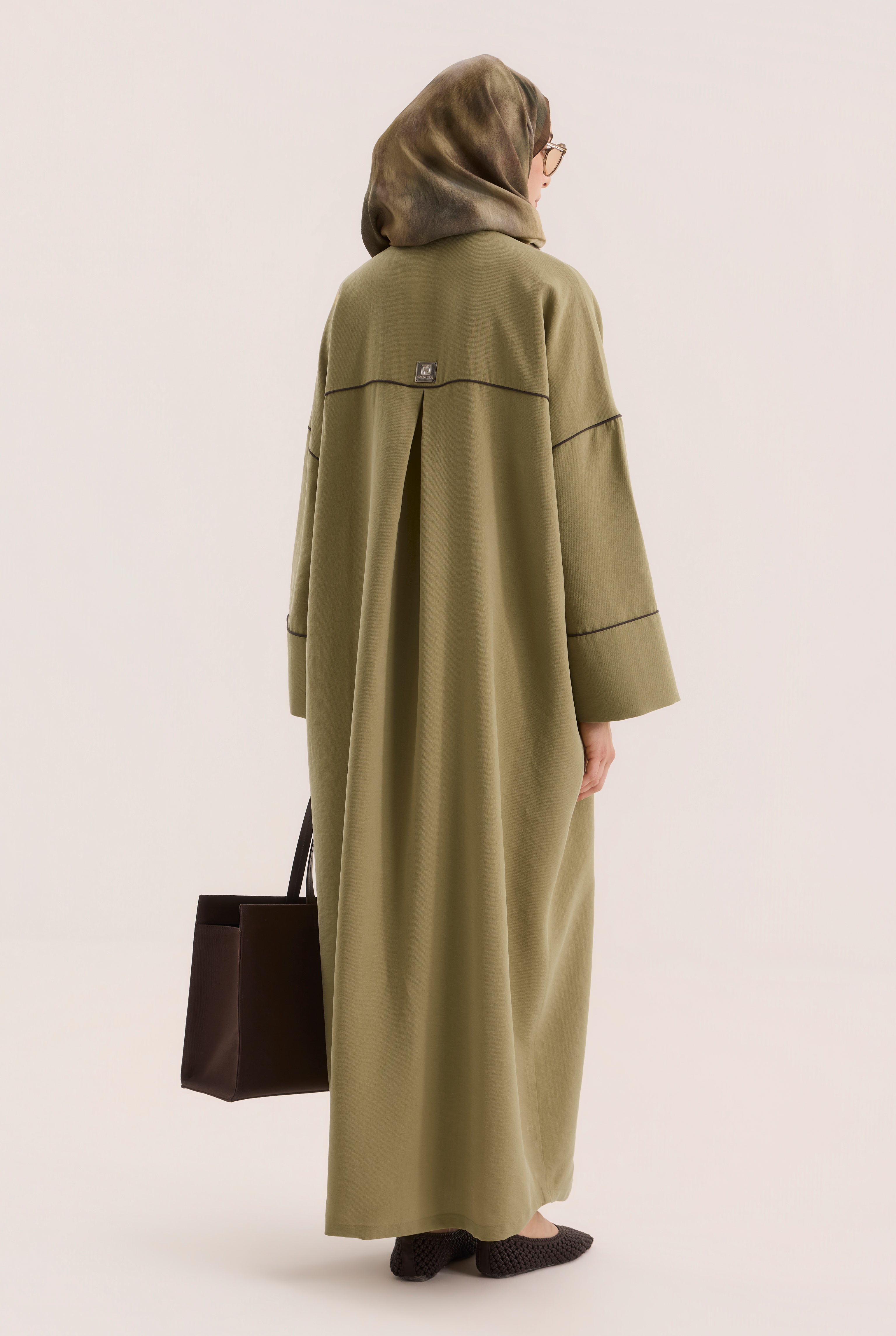 Piping Detailed Abaya Oil Green - 8