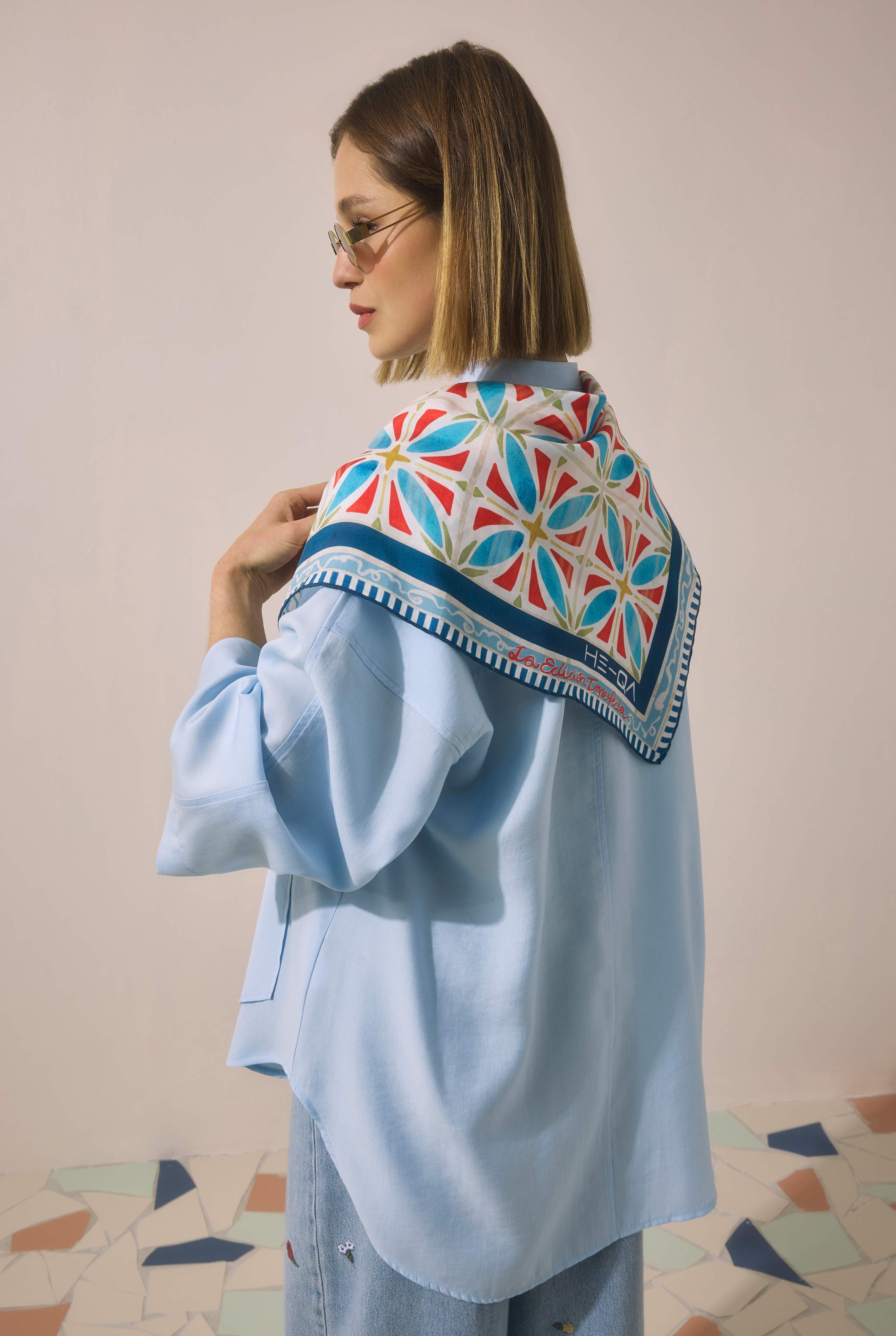 Trencadis Scarf Blue - 2