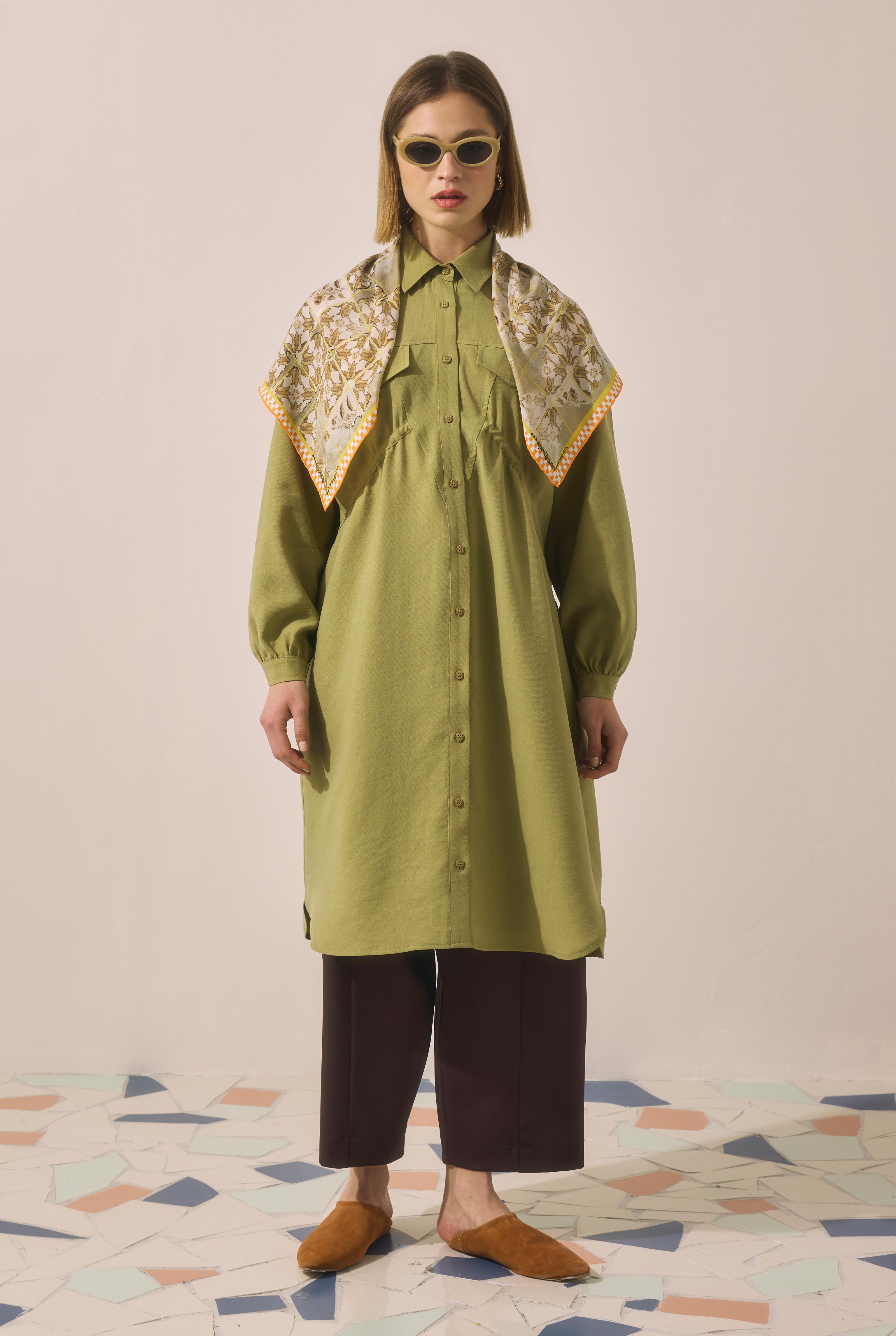 Flor Fragmenta Neckerchief Sage Green - 2