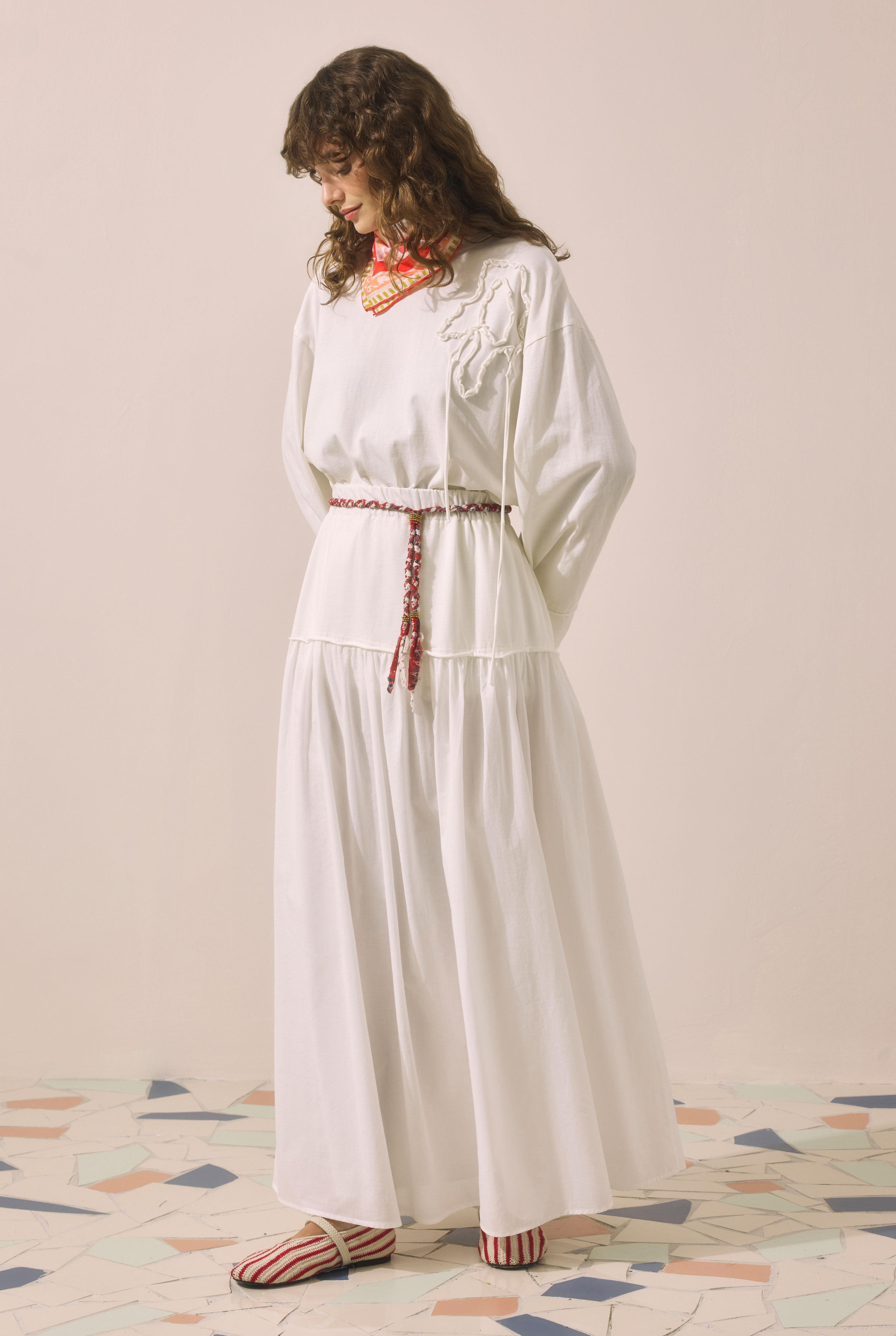 Embossed Embroidered Sweatshirt Ecru - 3