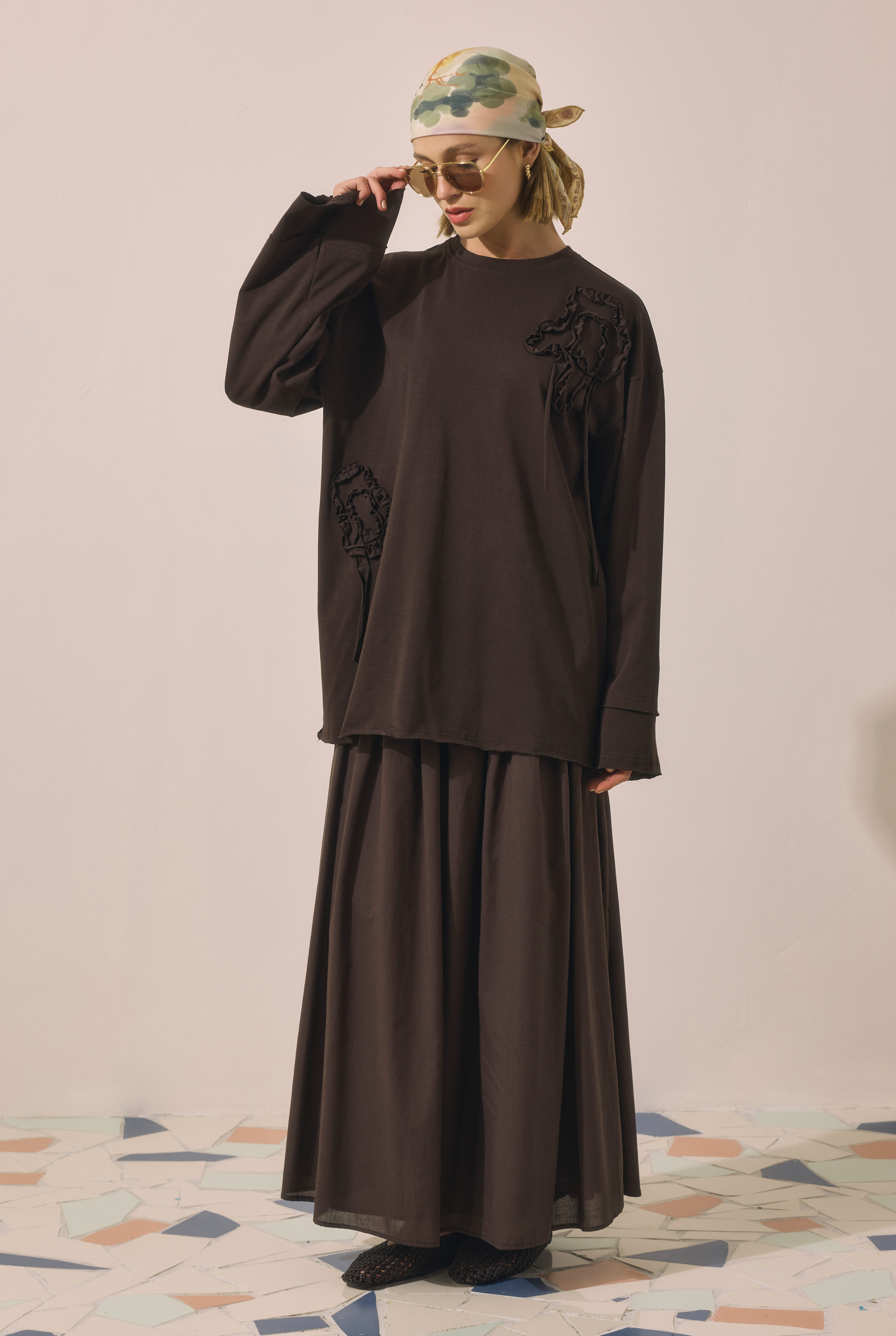 Embossed Embroidered Sweatshirt Brown - HE-QA