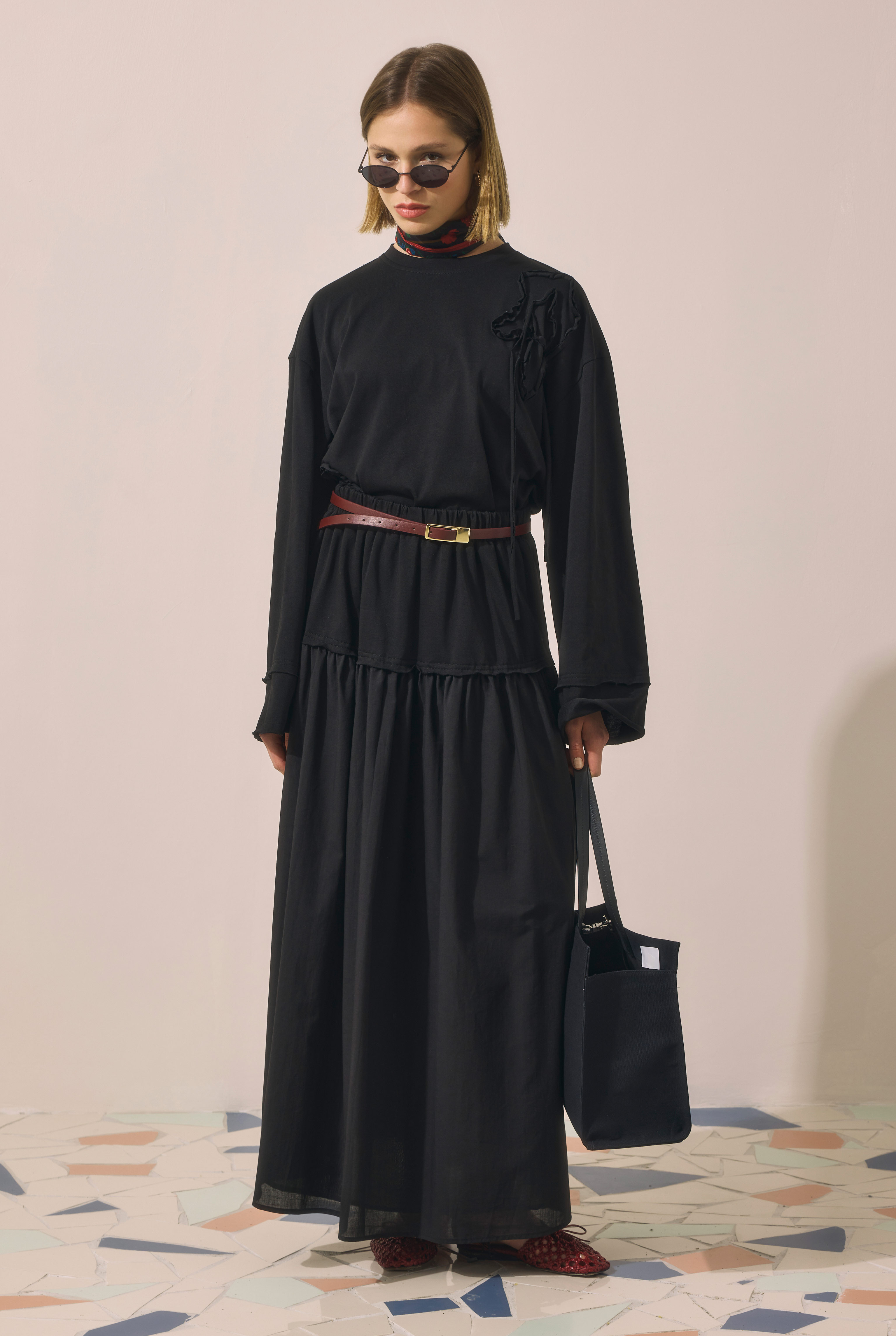 Embossed Embroidered Sweatshirt Black - 3