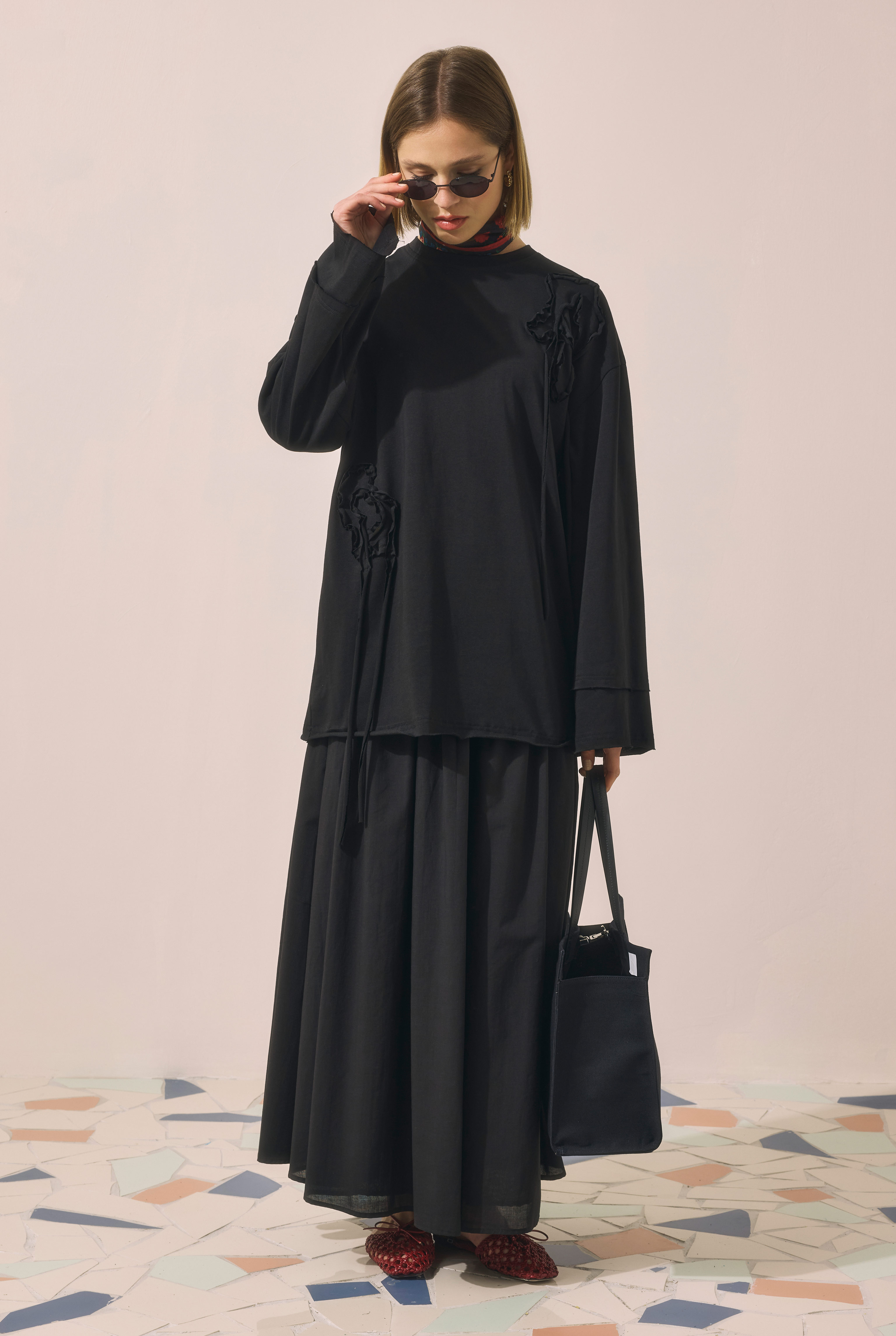 Embossed Embroidered Sweatshirt Black - 5