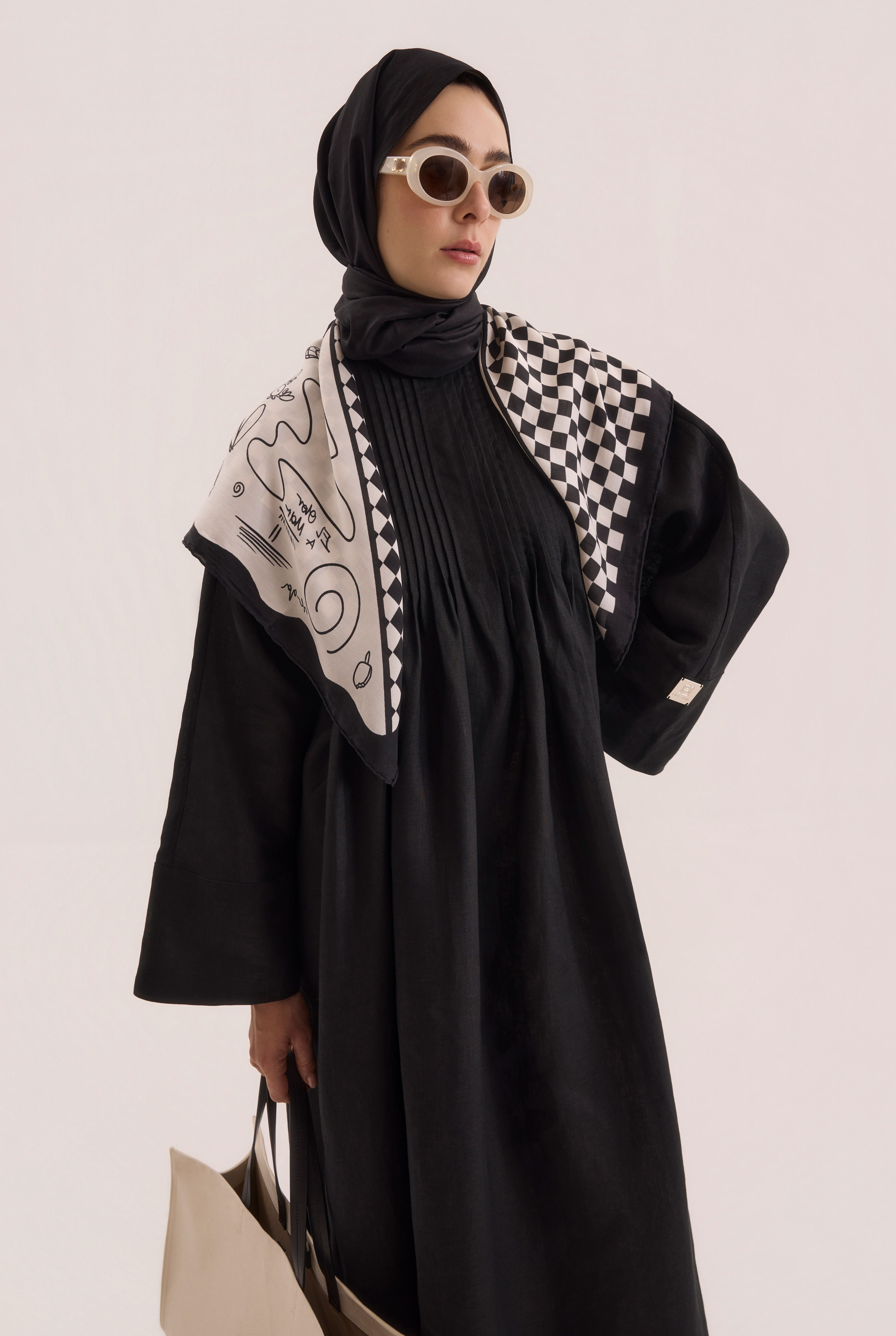 Pintuck Detailed Linen Abaya Black - 2