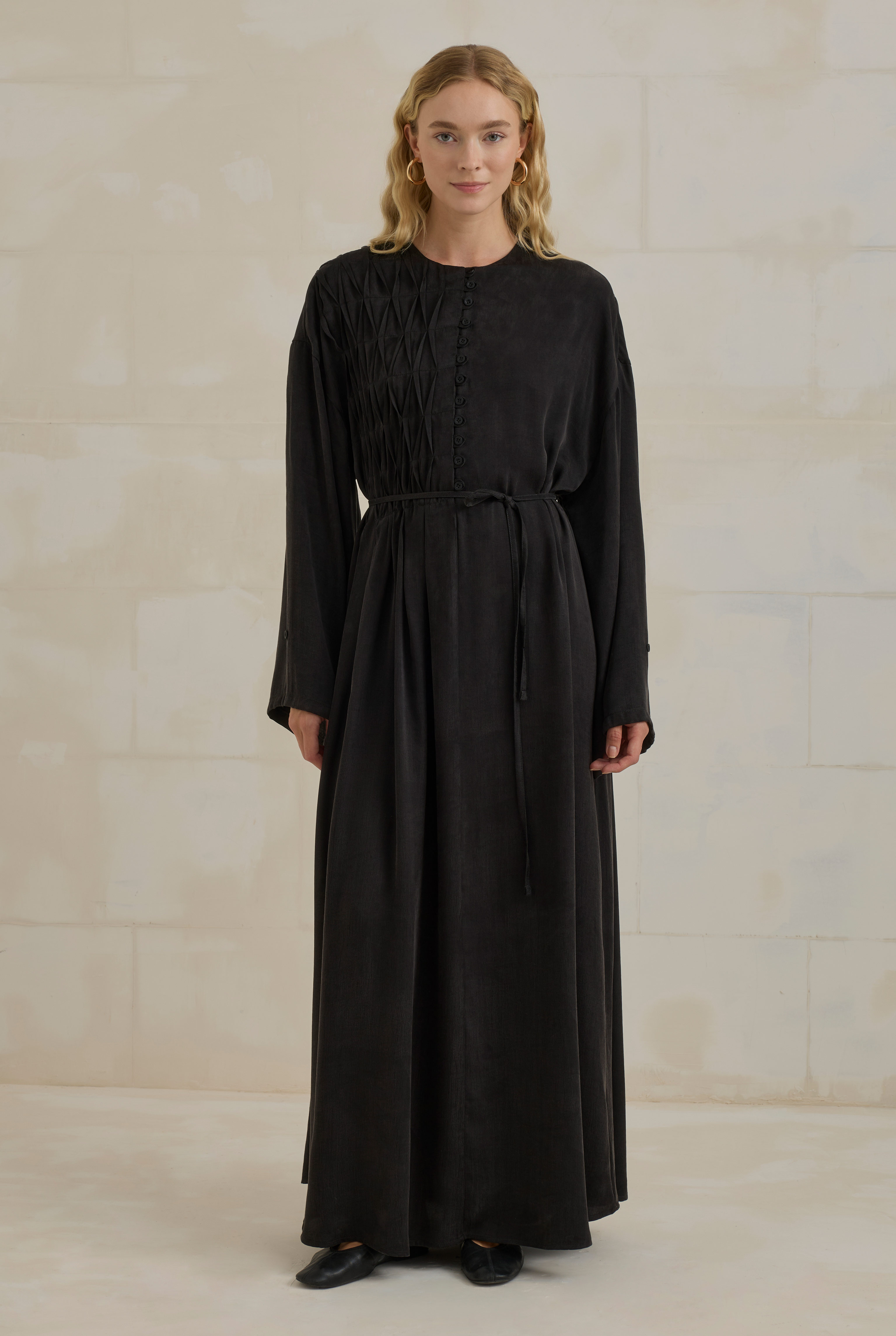 Pintuck Detail Lyocell Abaya Black - HE-QA
